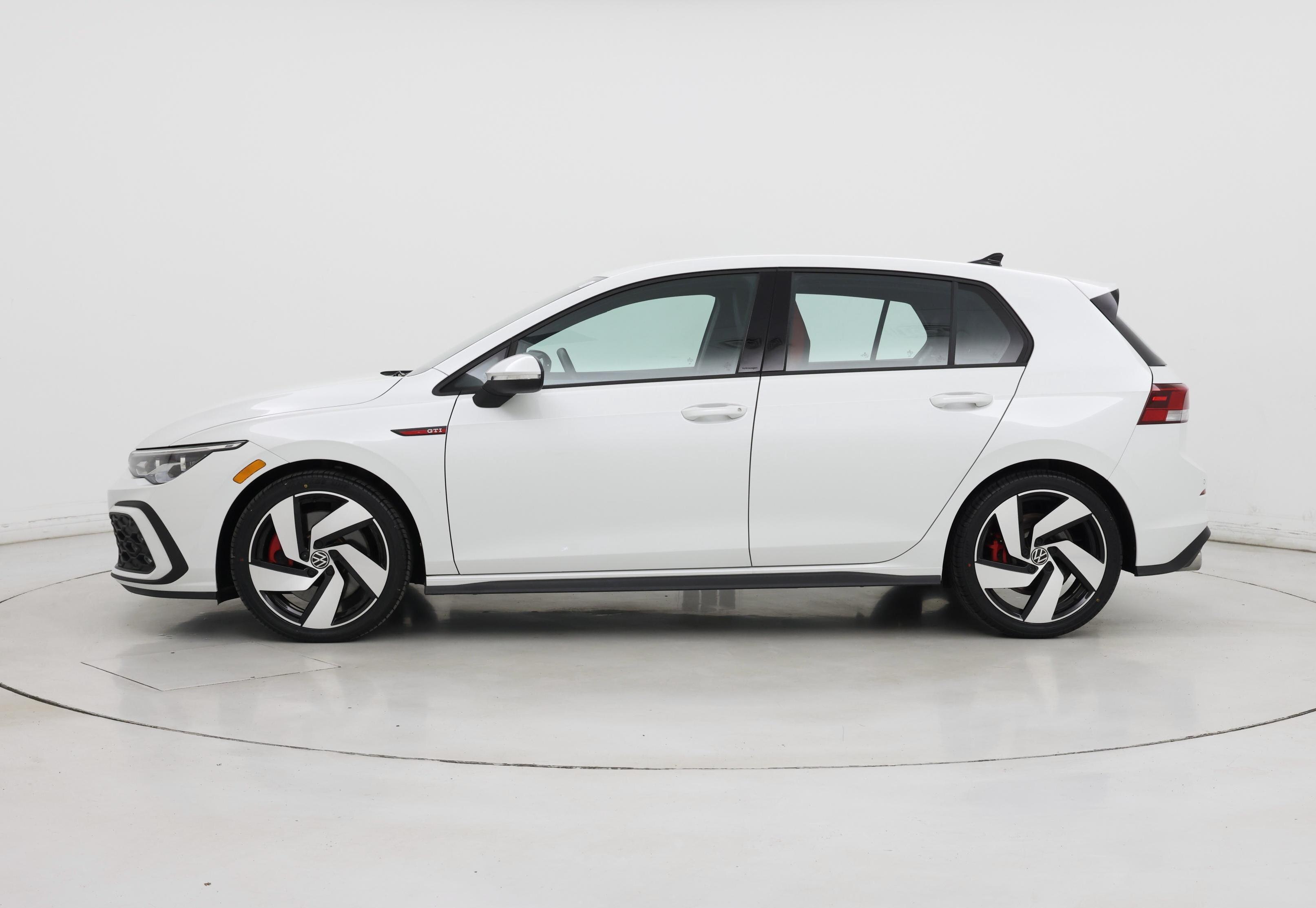 Thumbnail: 2024 Volkswagen Golf - 3