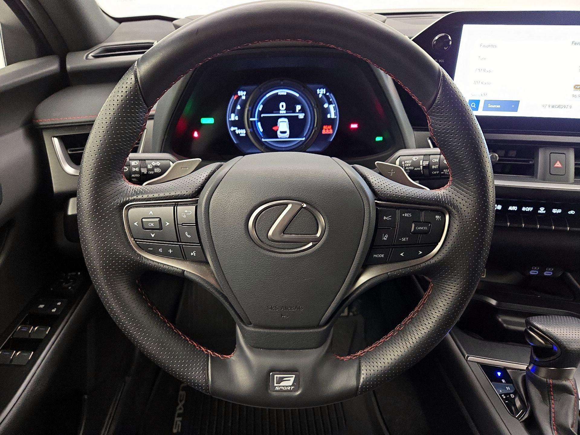 Thumbnail: 2023 Lexus UX - 10
