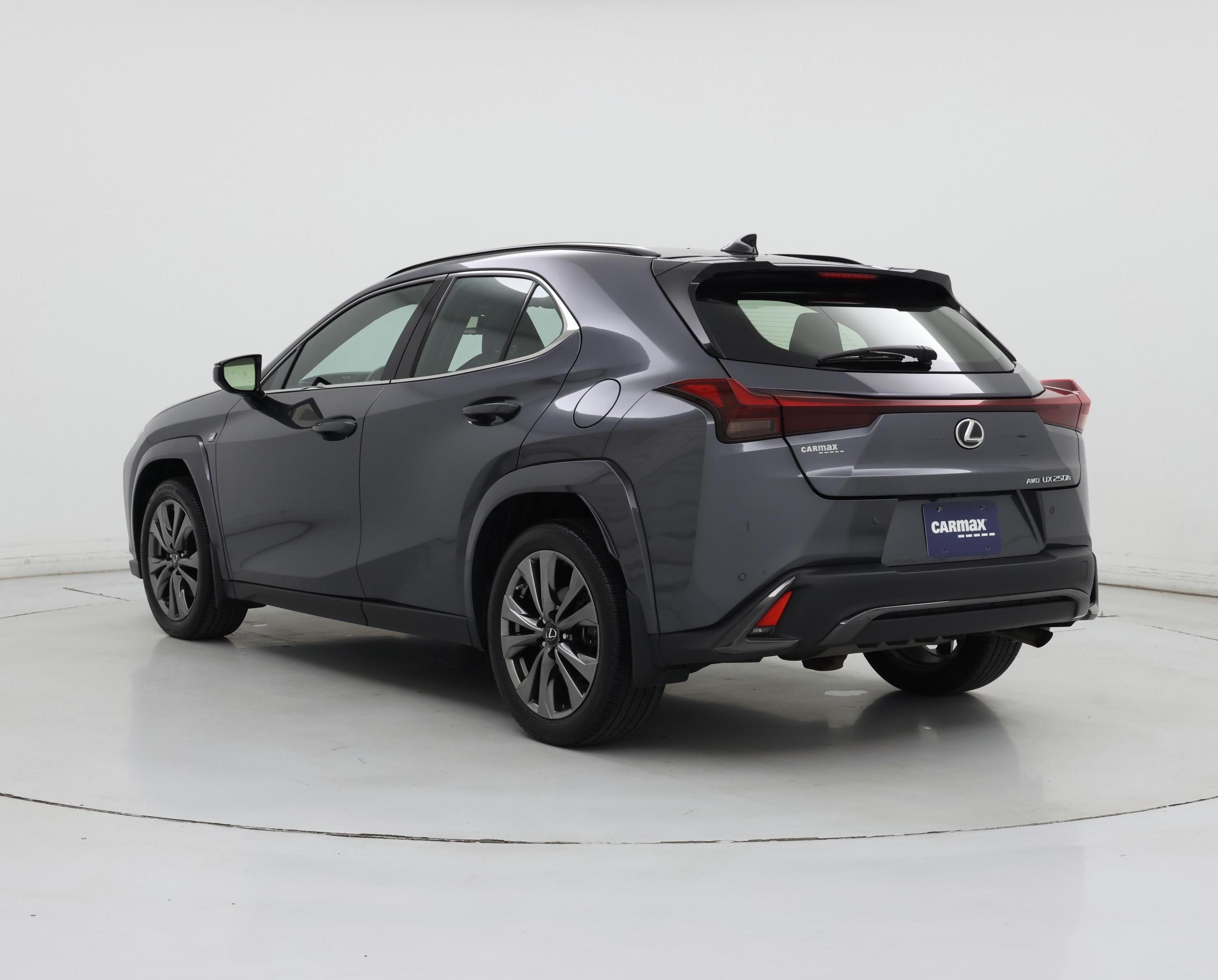 Thumbnail: 2023 Lexus UX - 2