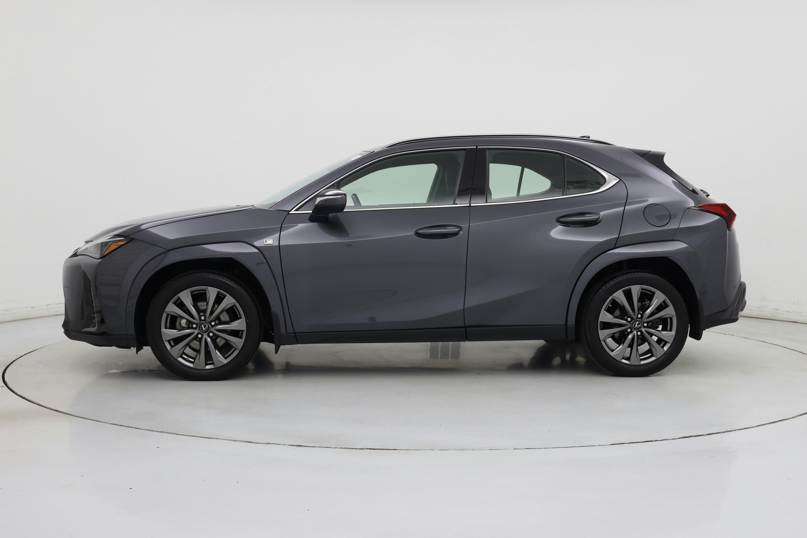 Thumbnail: 2023 Lexus UX - 3
