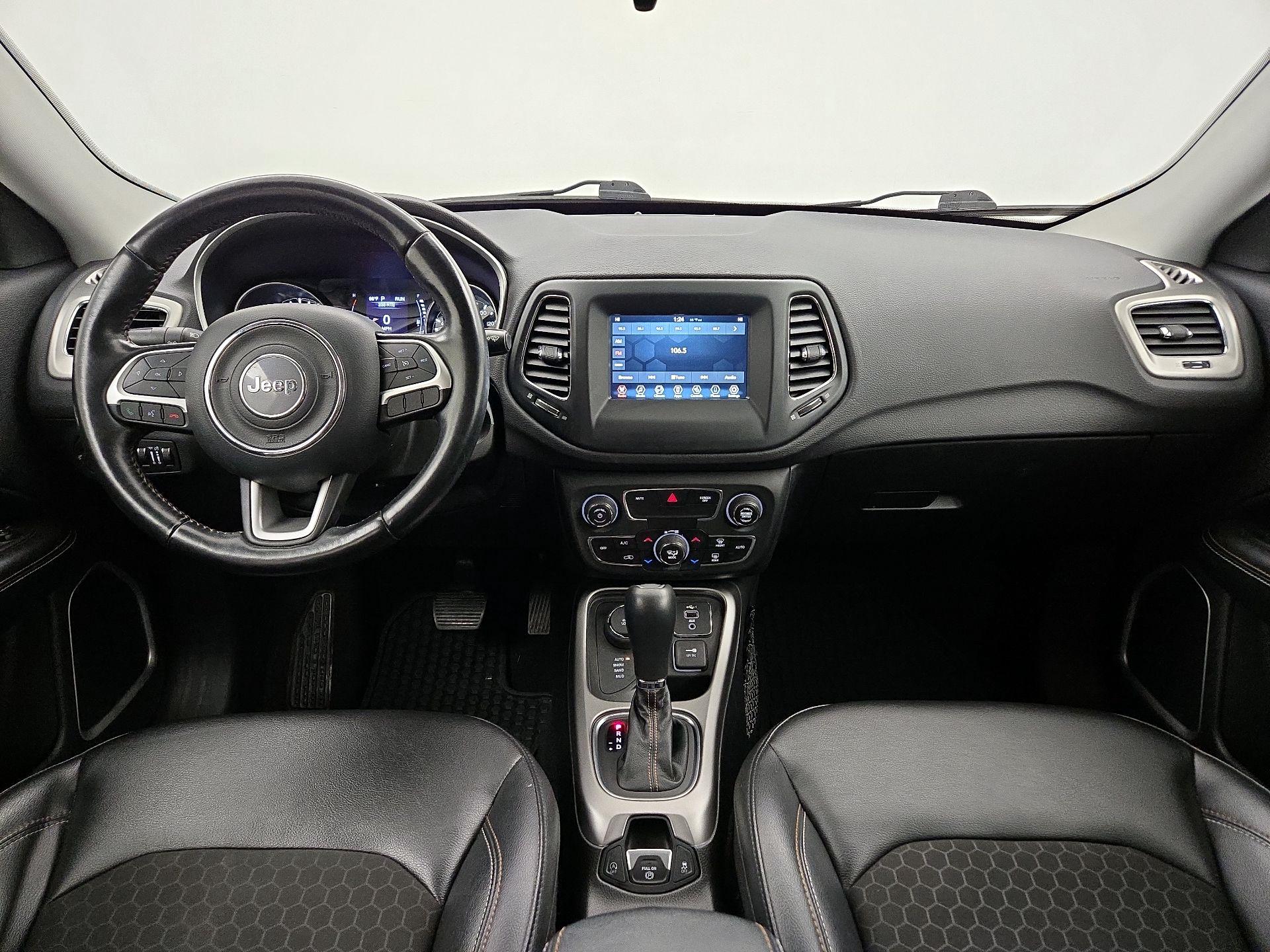 Thumbnail: 2020 Jeep Compass - 9