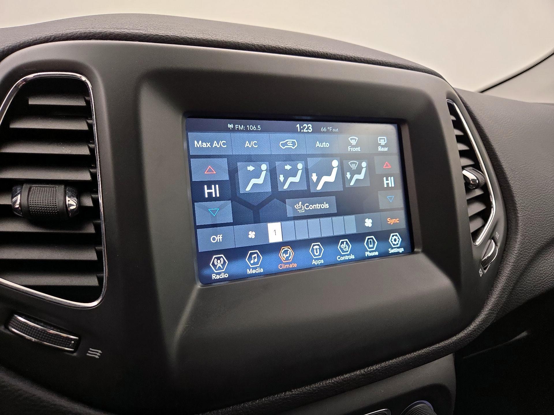 Thumbnail: 2020 Jeep Compass - 16