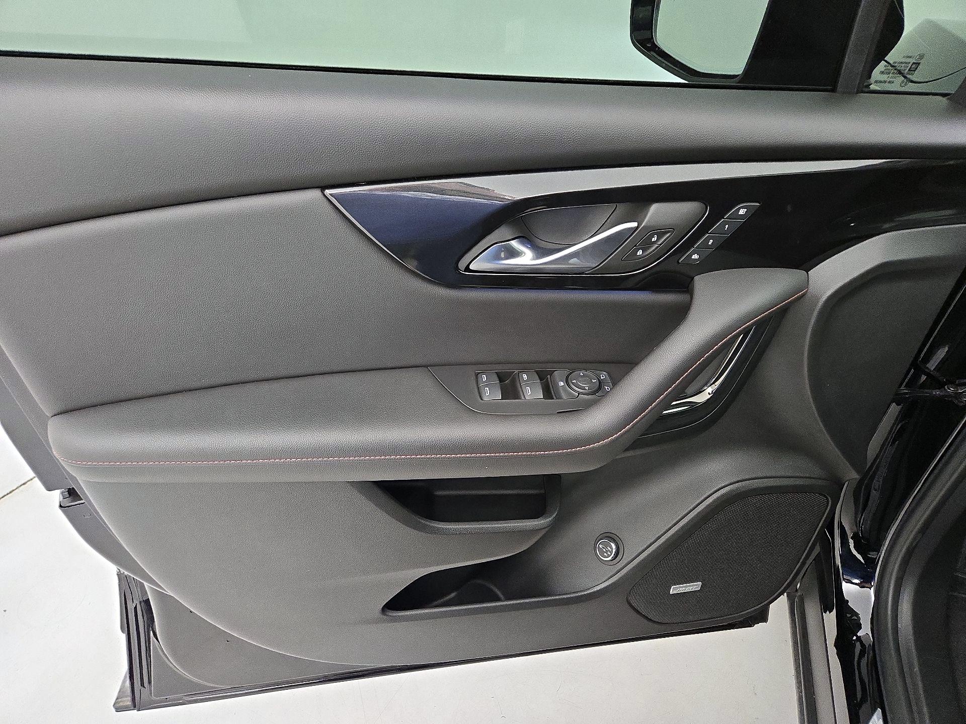 Thumbnail: 2022 Chevrolet Blazer - 12