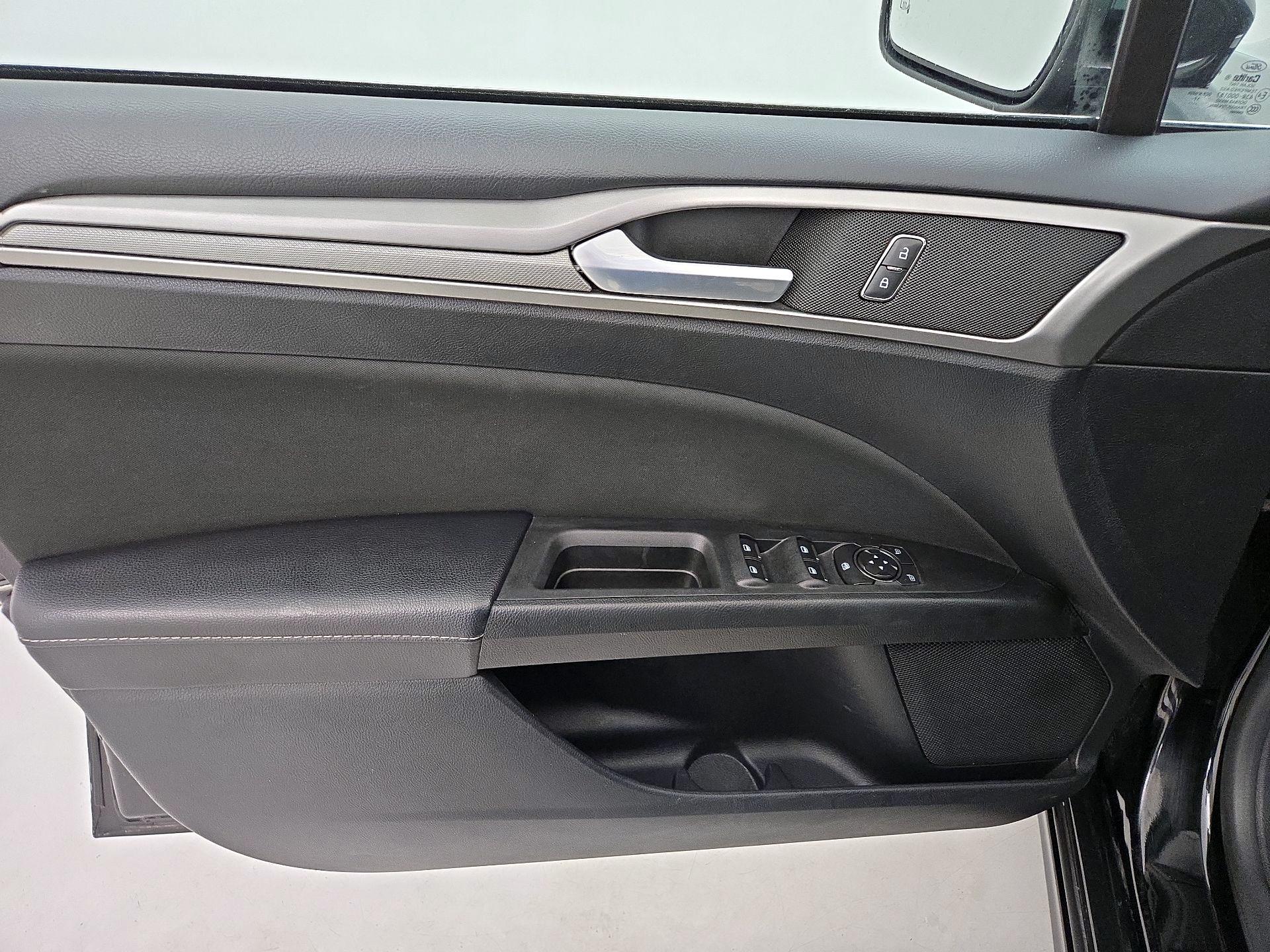 Thumbnail: 2018 Ford Fusion - 12