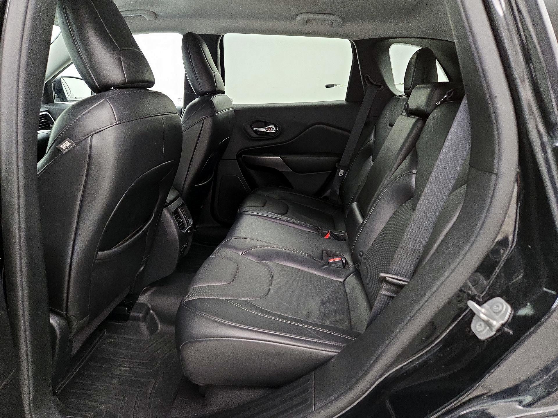 Thumbnail: 2019 Jeep Cherokee - 19