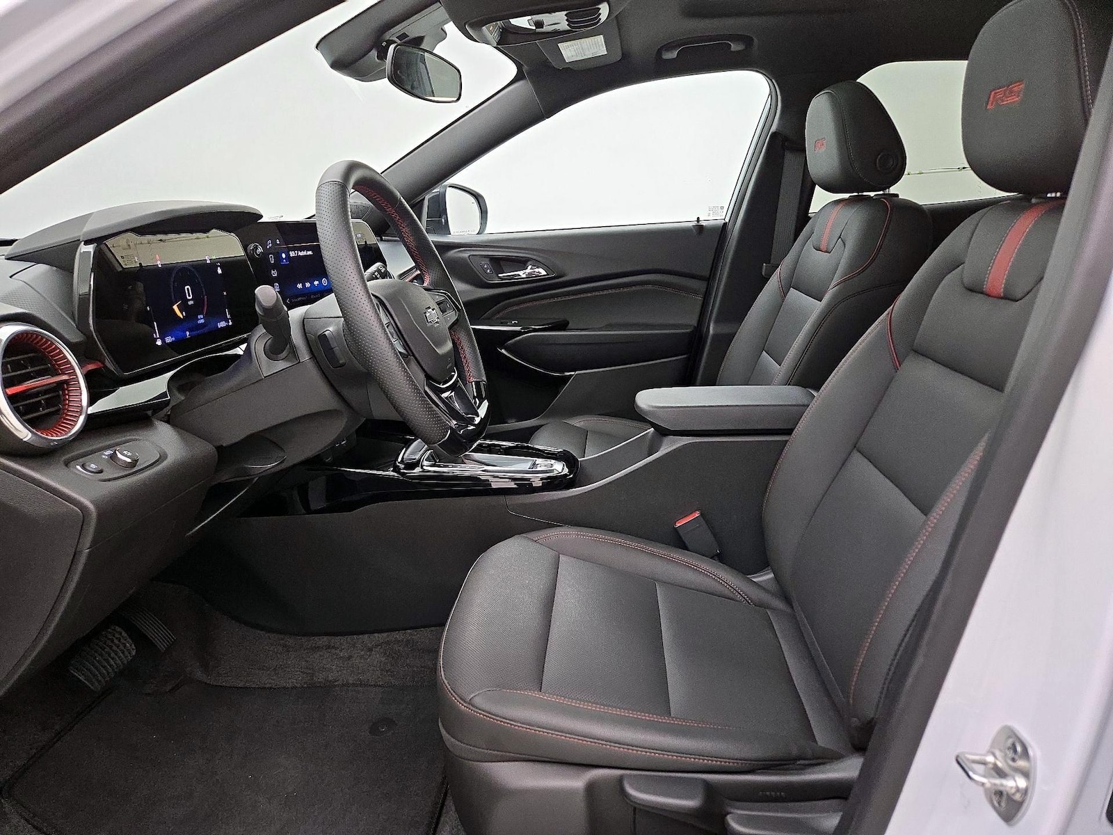 2025 Chevrolet Trax RS - Photo 12
