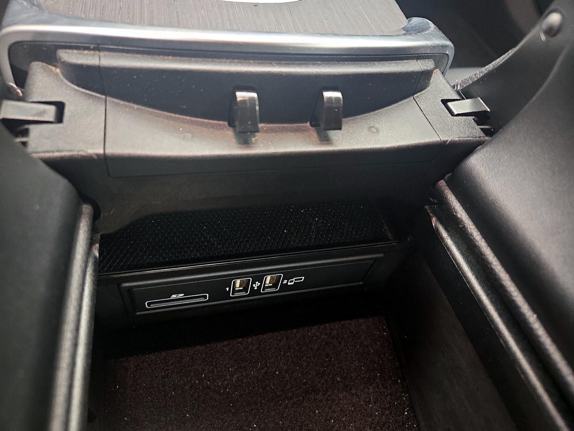 Thumbnail: 2019 Mercedes-Benz C-Class - 18