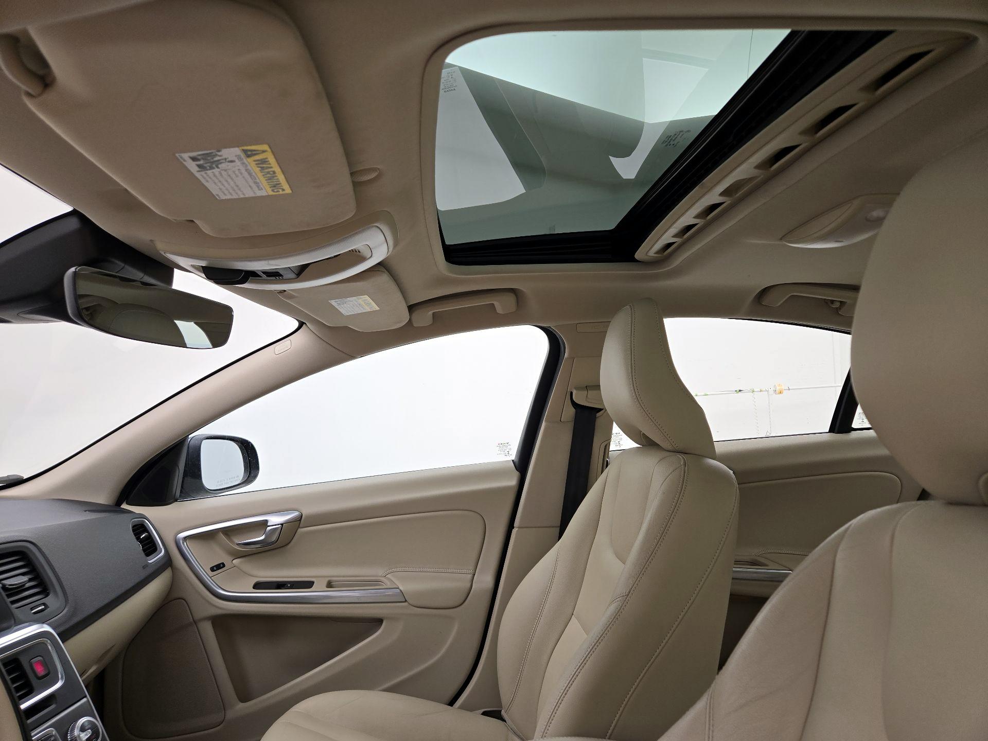 Thumbnail: 2015 Volvo S60 - 19