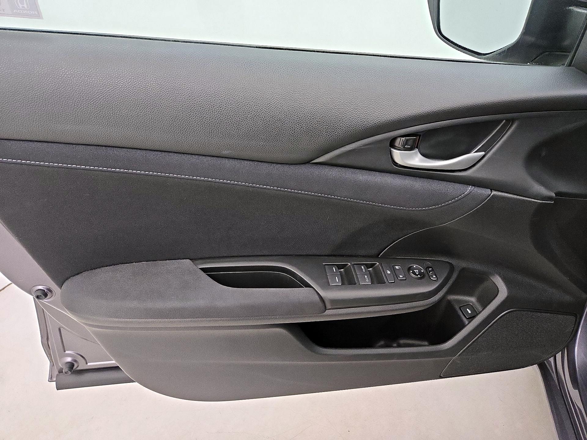 Thumbnail: 2020 Honda Insight - 12
