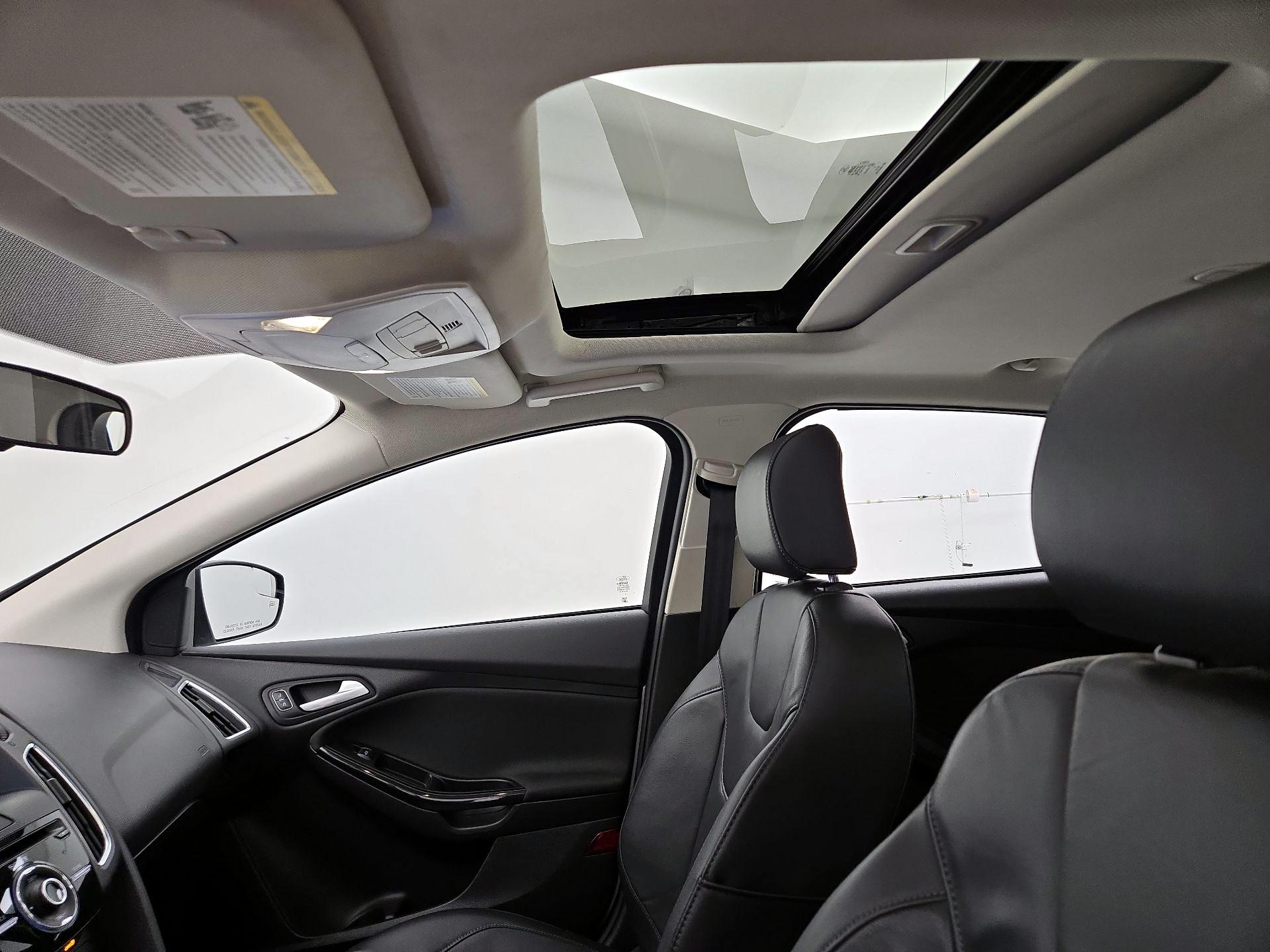 Thumbnail: 2017 Ford Focus - 19