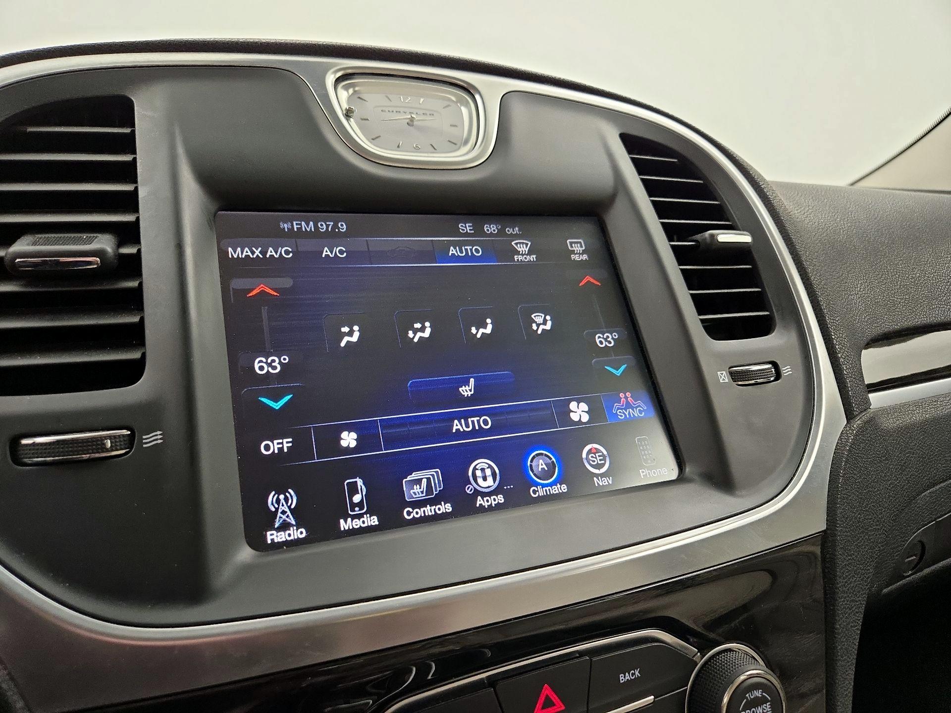 Thumbnail: 2015 Chrysler 300 - 17