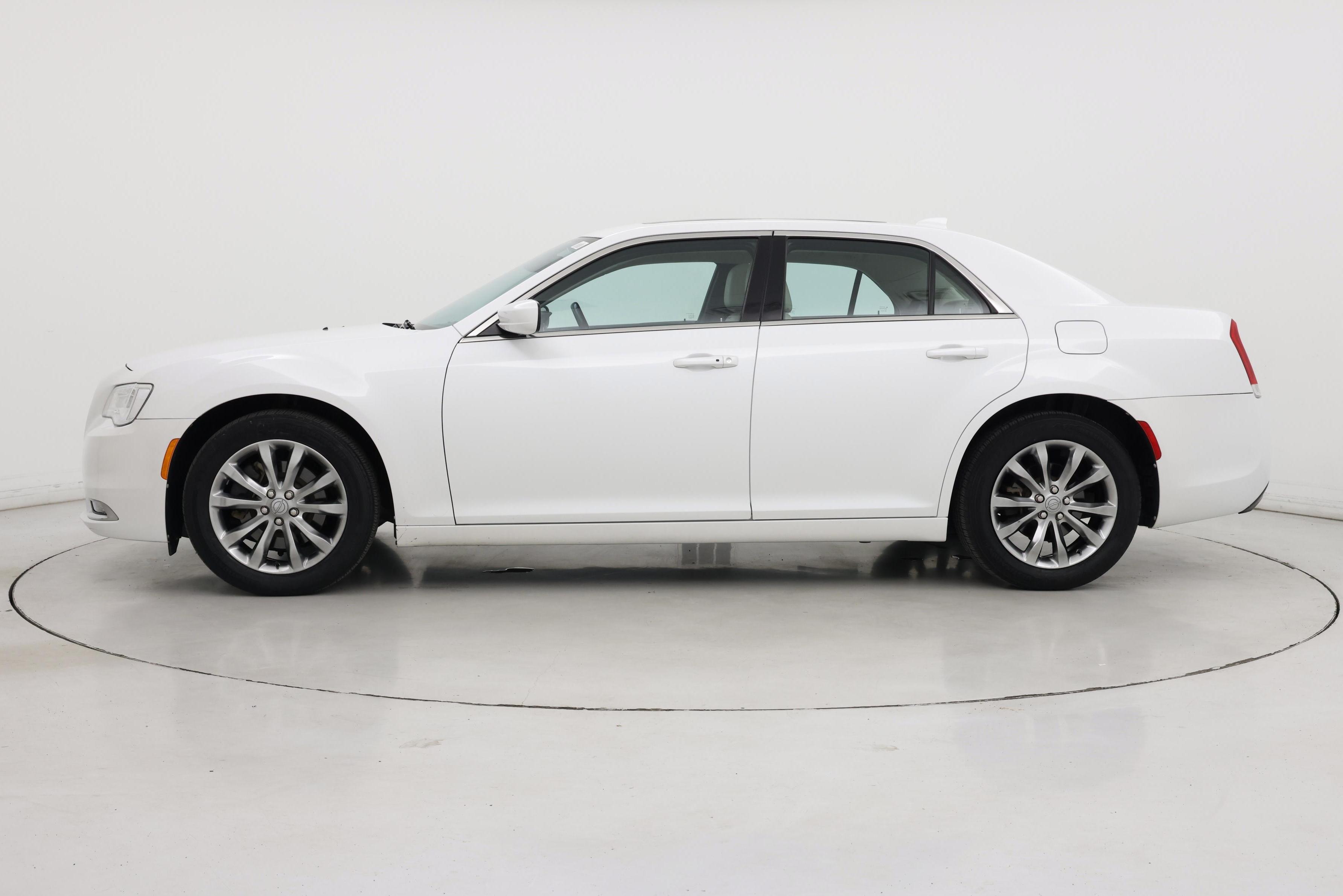 Thumbnail: 2015 Chrysler 300 - 3