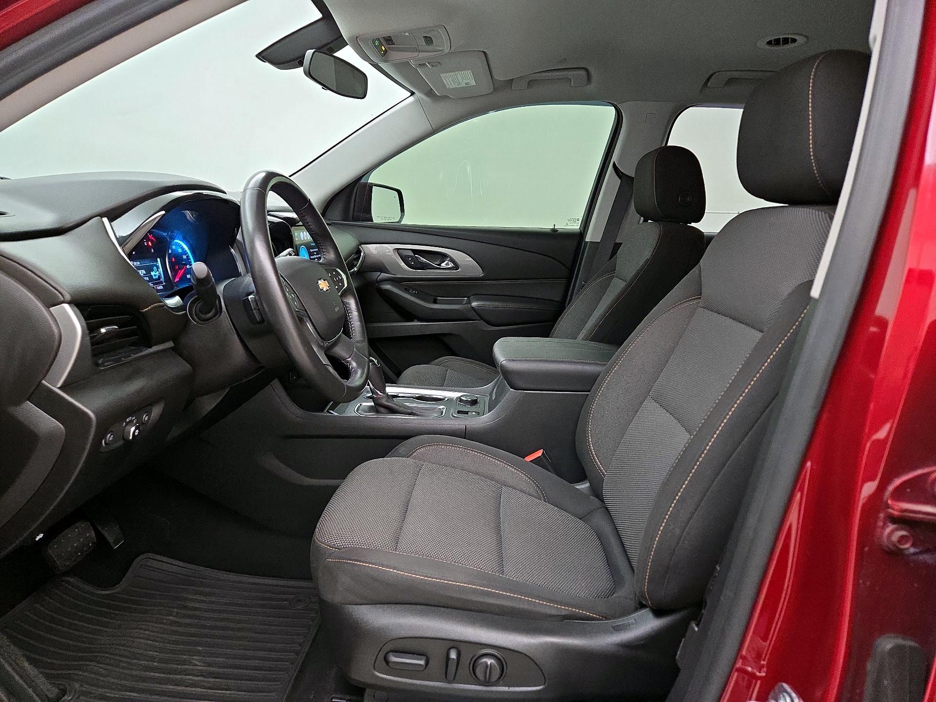 Thumbnail: 2018 Chevrolet Traverse - 11
