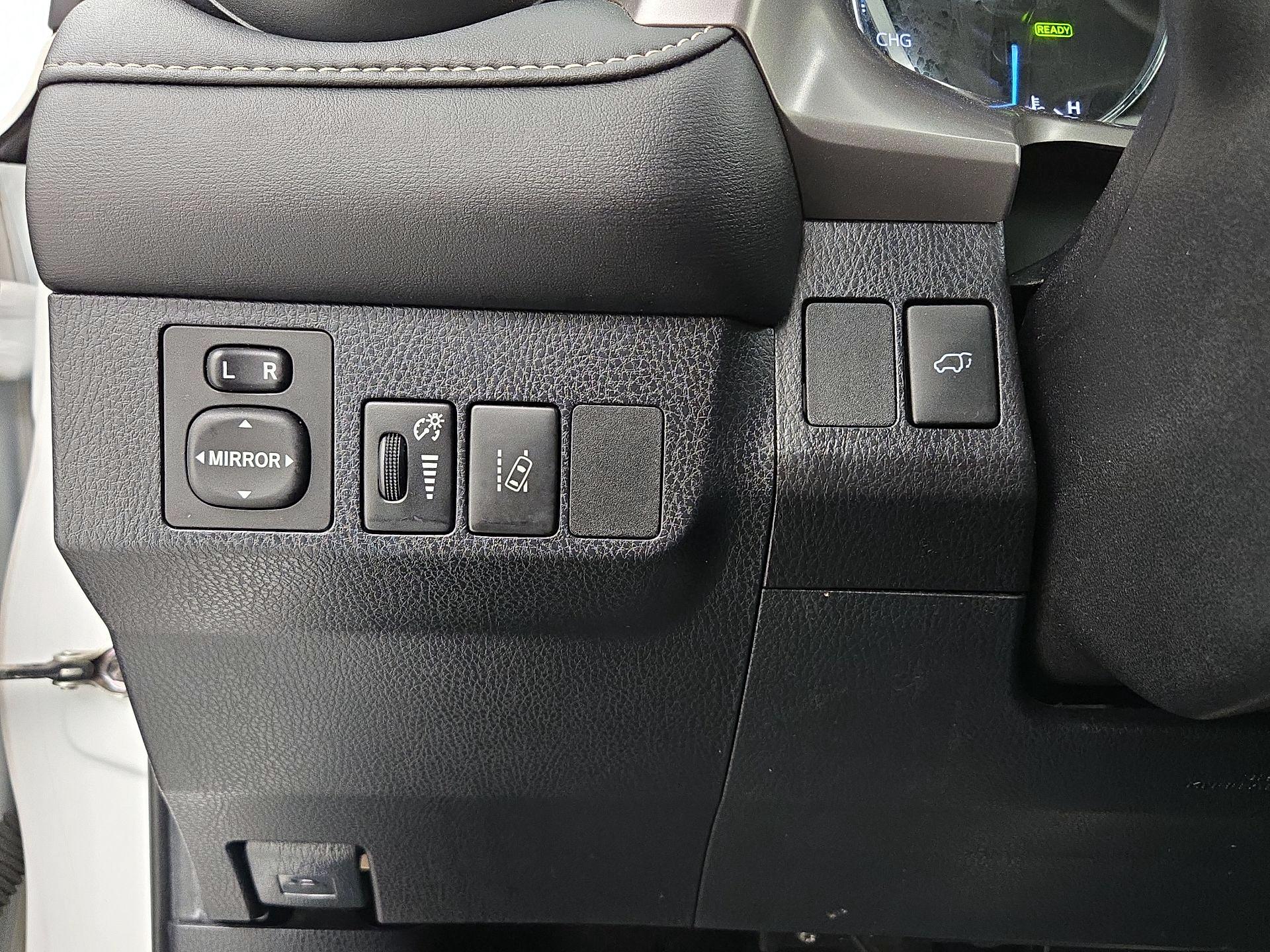 Thumbnail: 2017 Toyota RAV4 - 13
