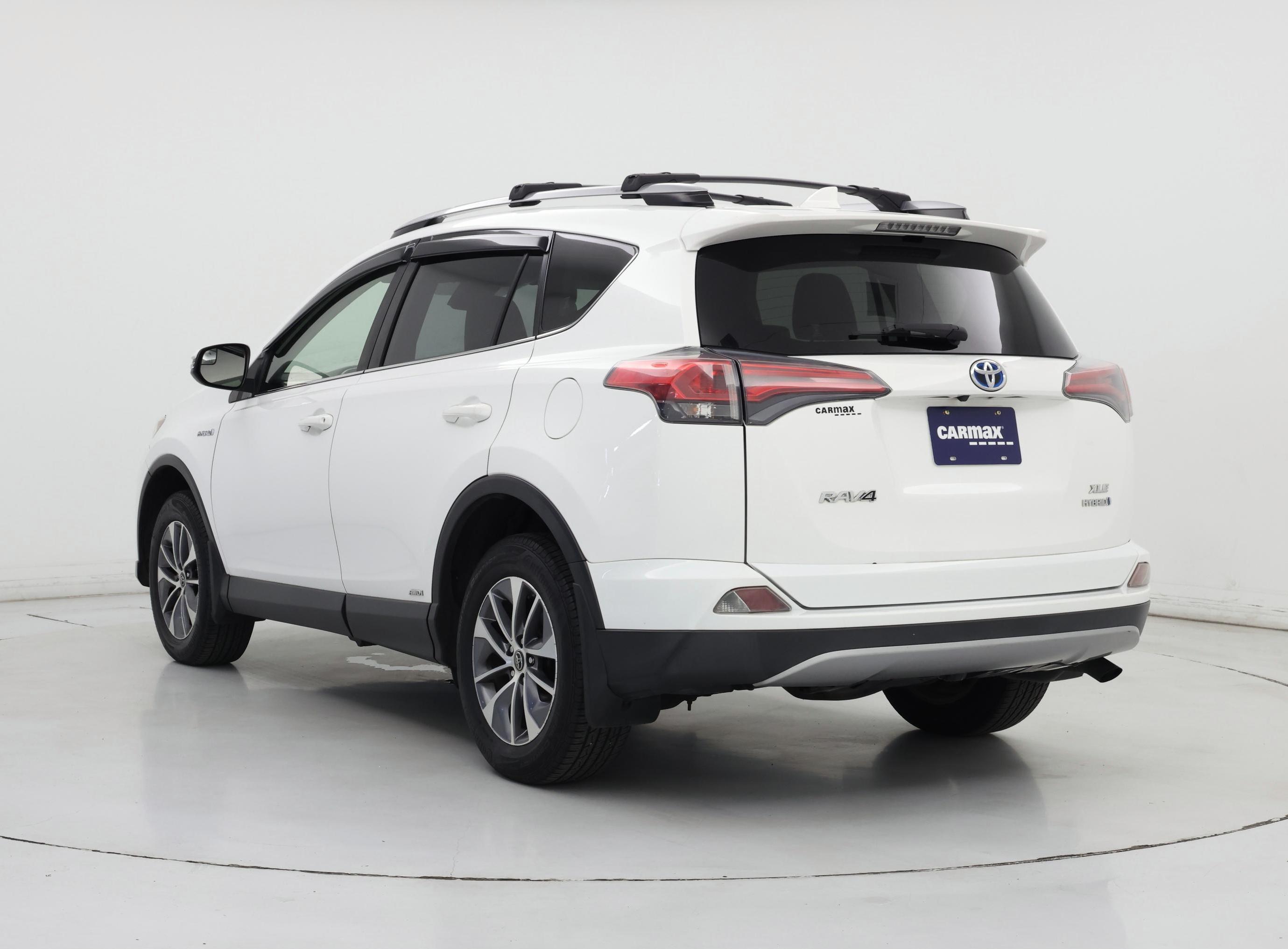 Thumbnail: 2017 Toyota RAV4 - 2