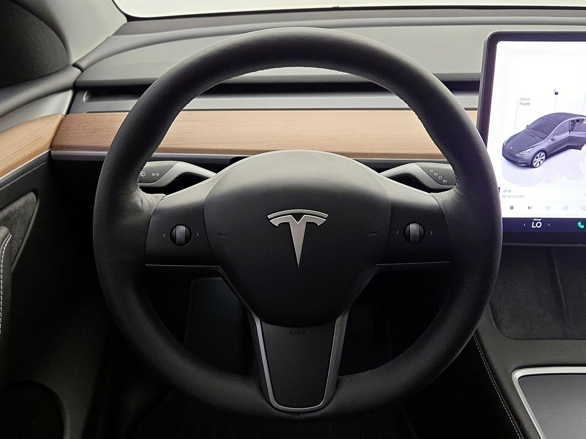 Thumbnail: 2023 Tesla Model Y - 10