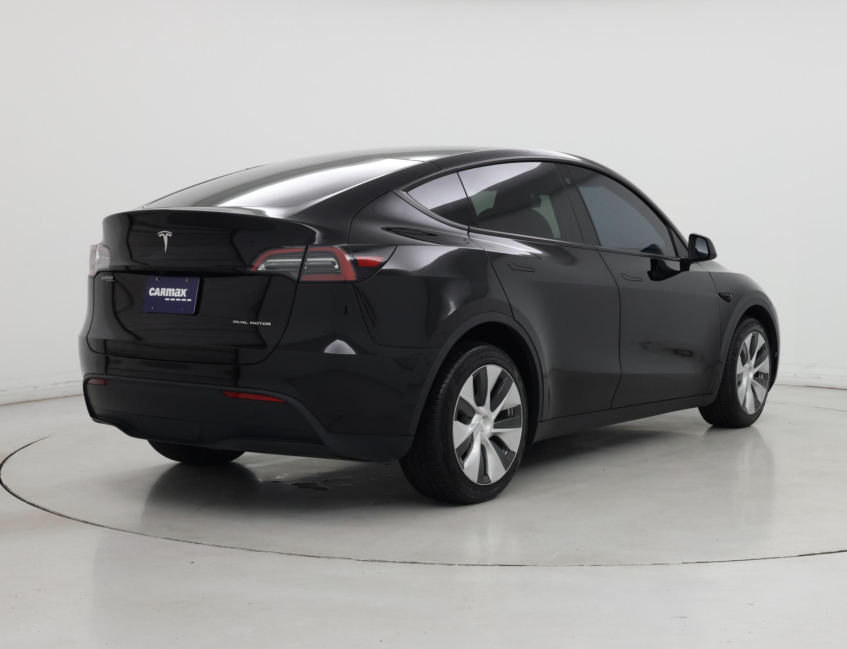 Thumbnail: 2023 Tesla Model Y - 8