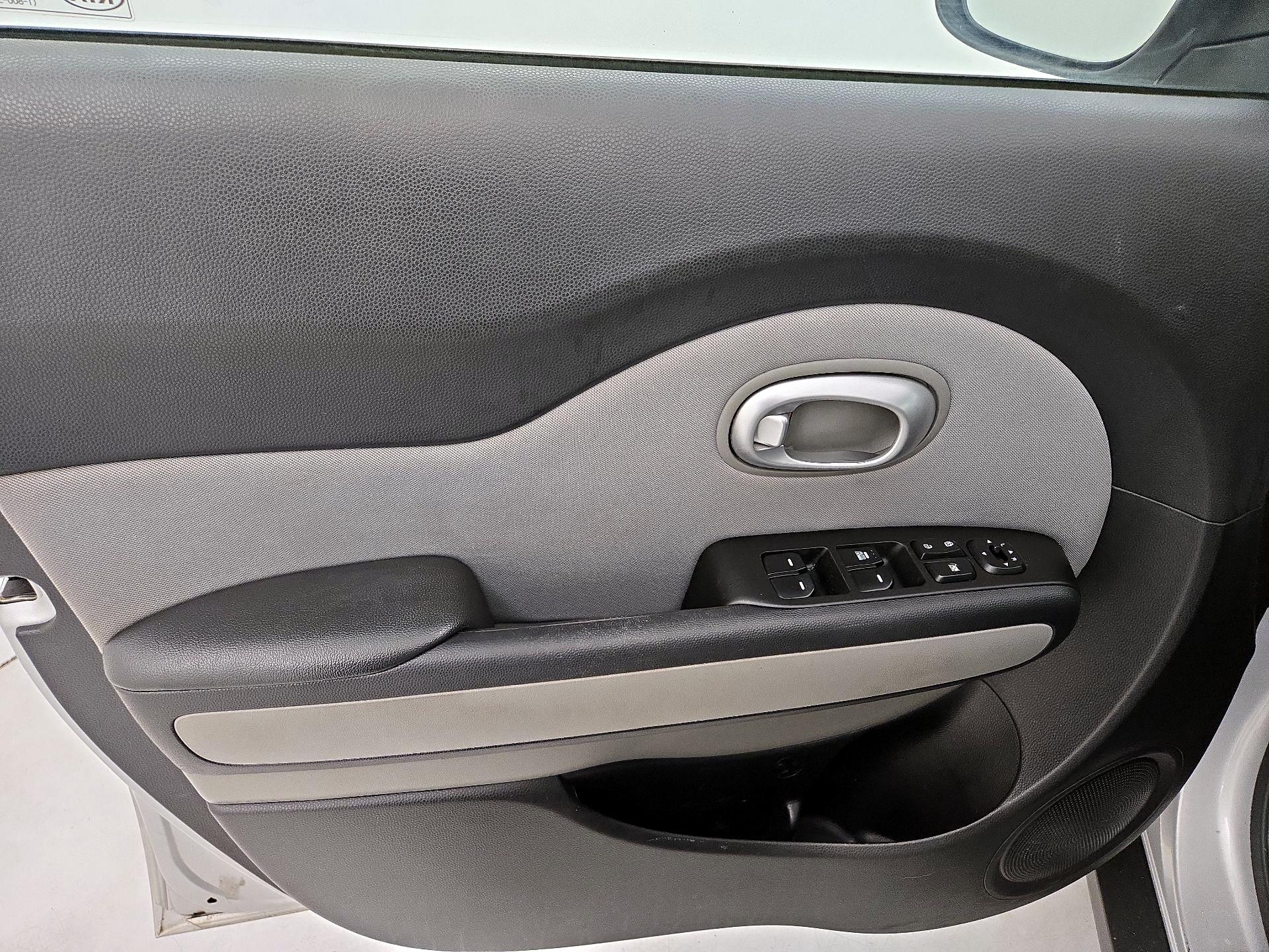 Thumbnail: 2015 Kia Soul - 12