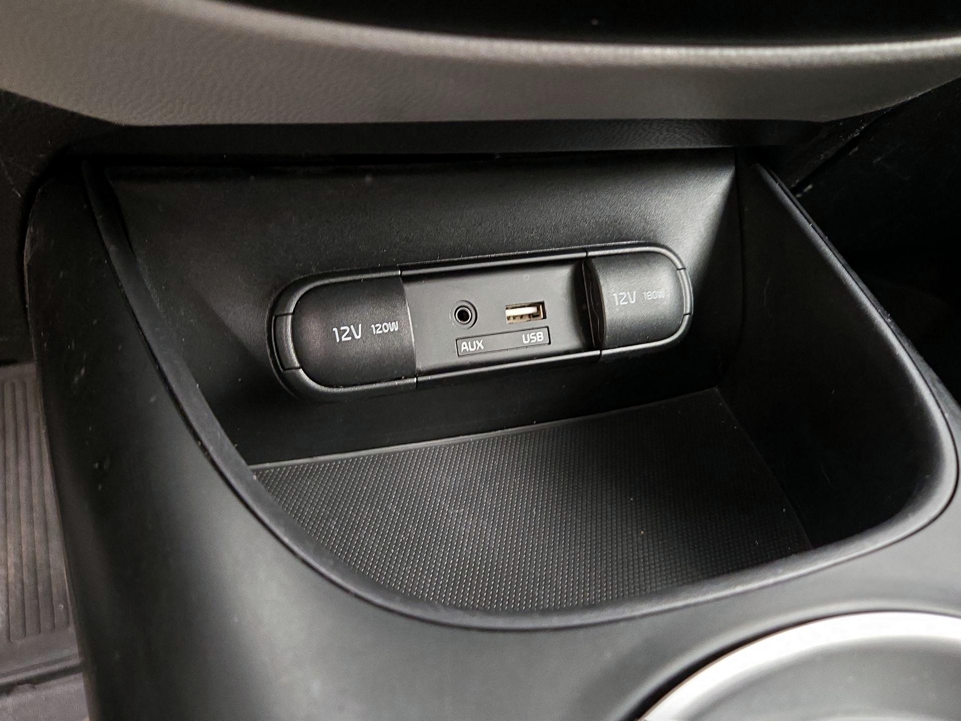 Thumbnail: 2015 Kia Soul - 17