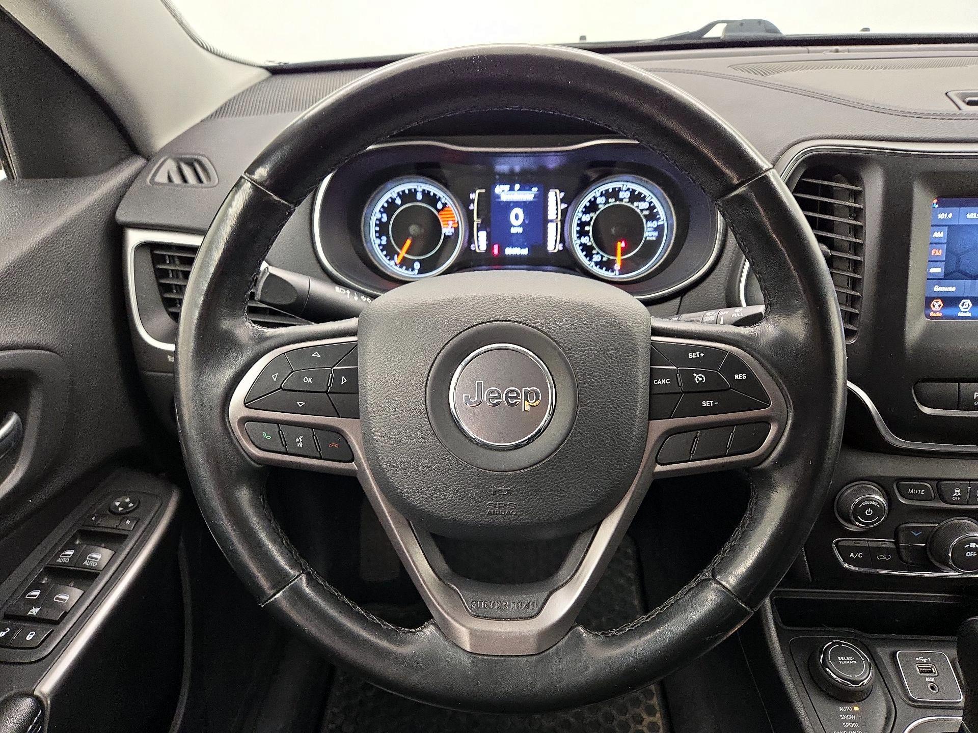 Thumbnail: 2020 Jeep Cherokee - 10