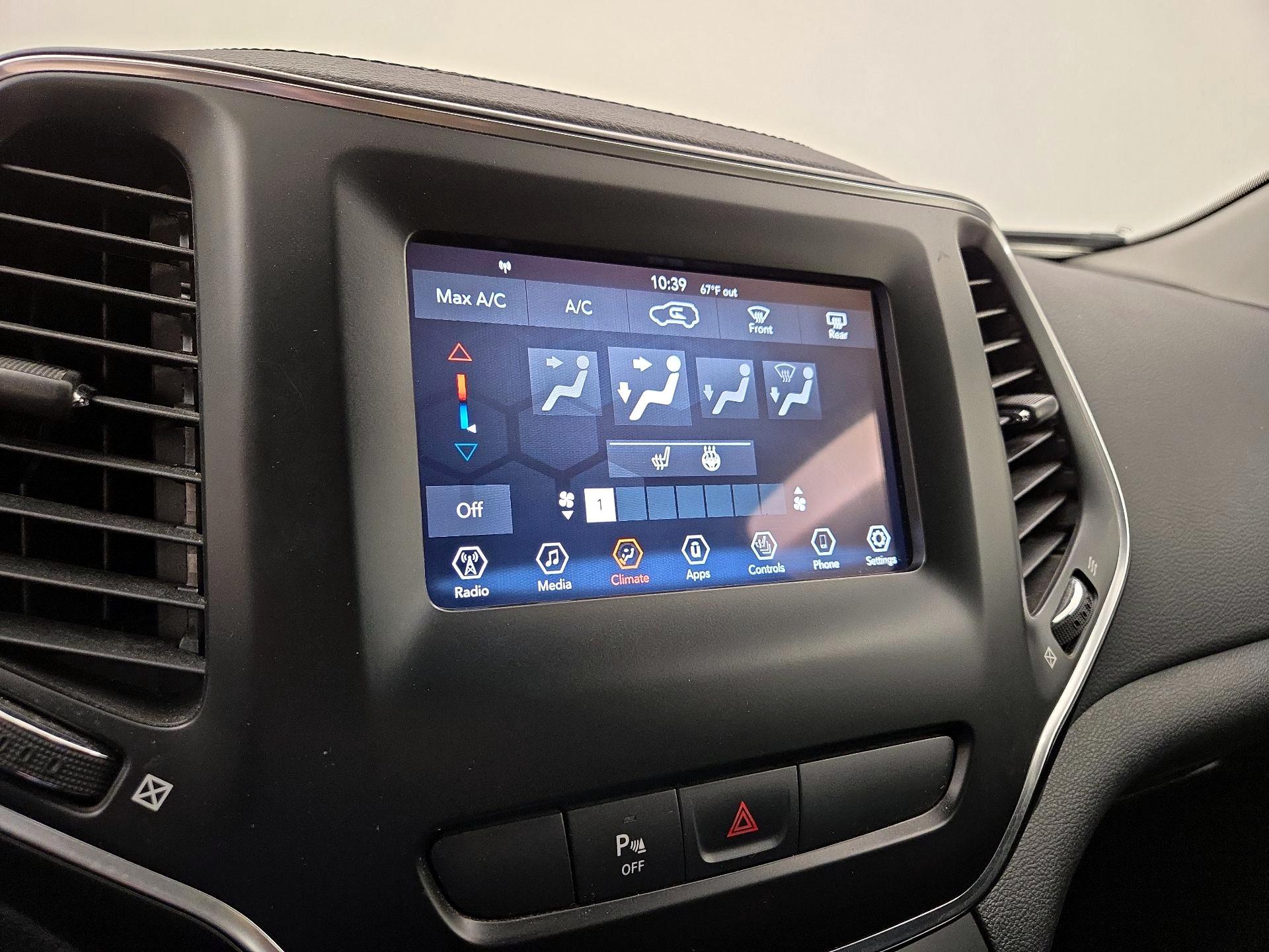 Thumbnail: 2020 Jeep Cherokee - 16