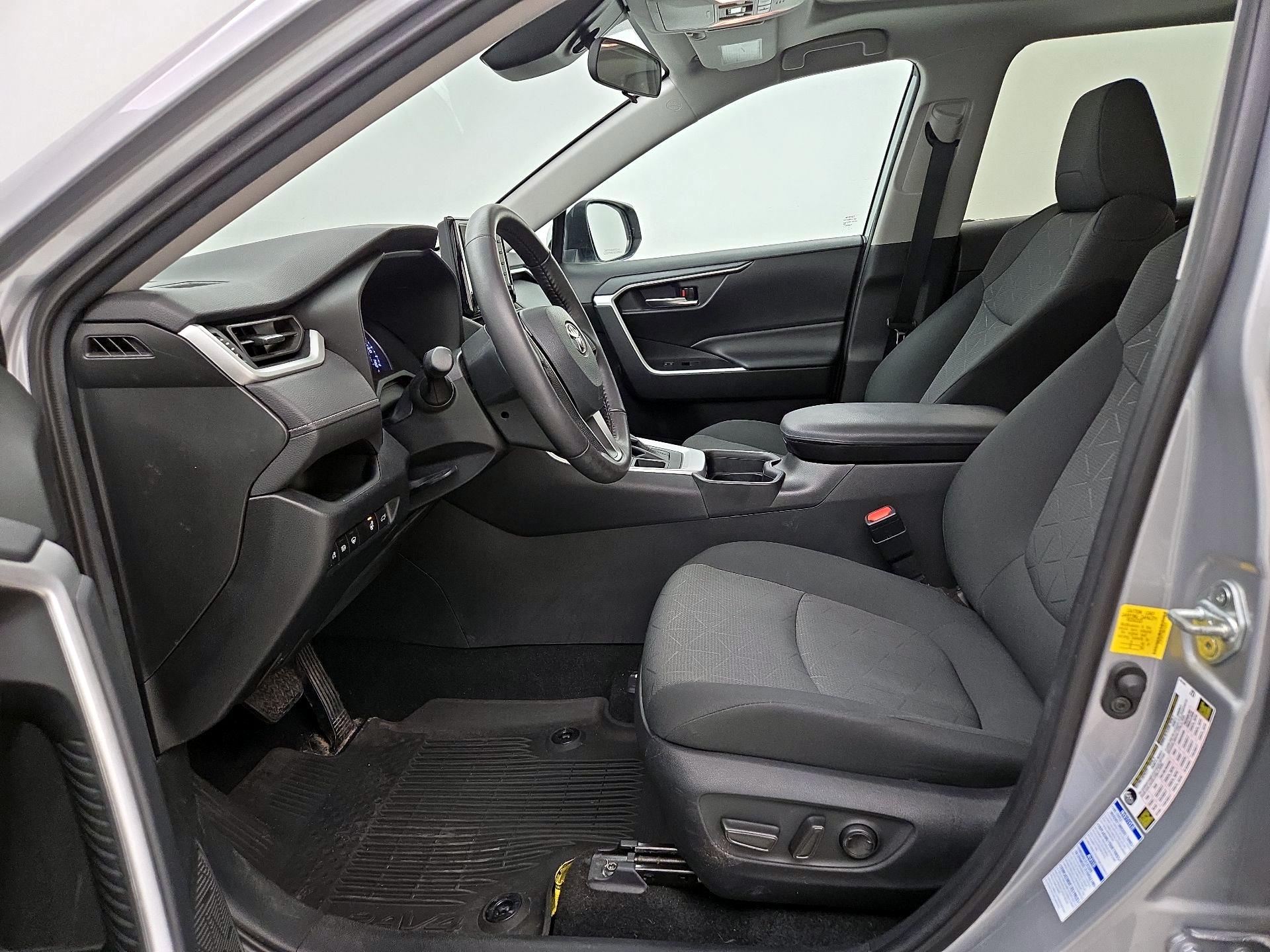 Thumbnail: 2021 Toyota RAV4 - 11