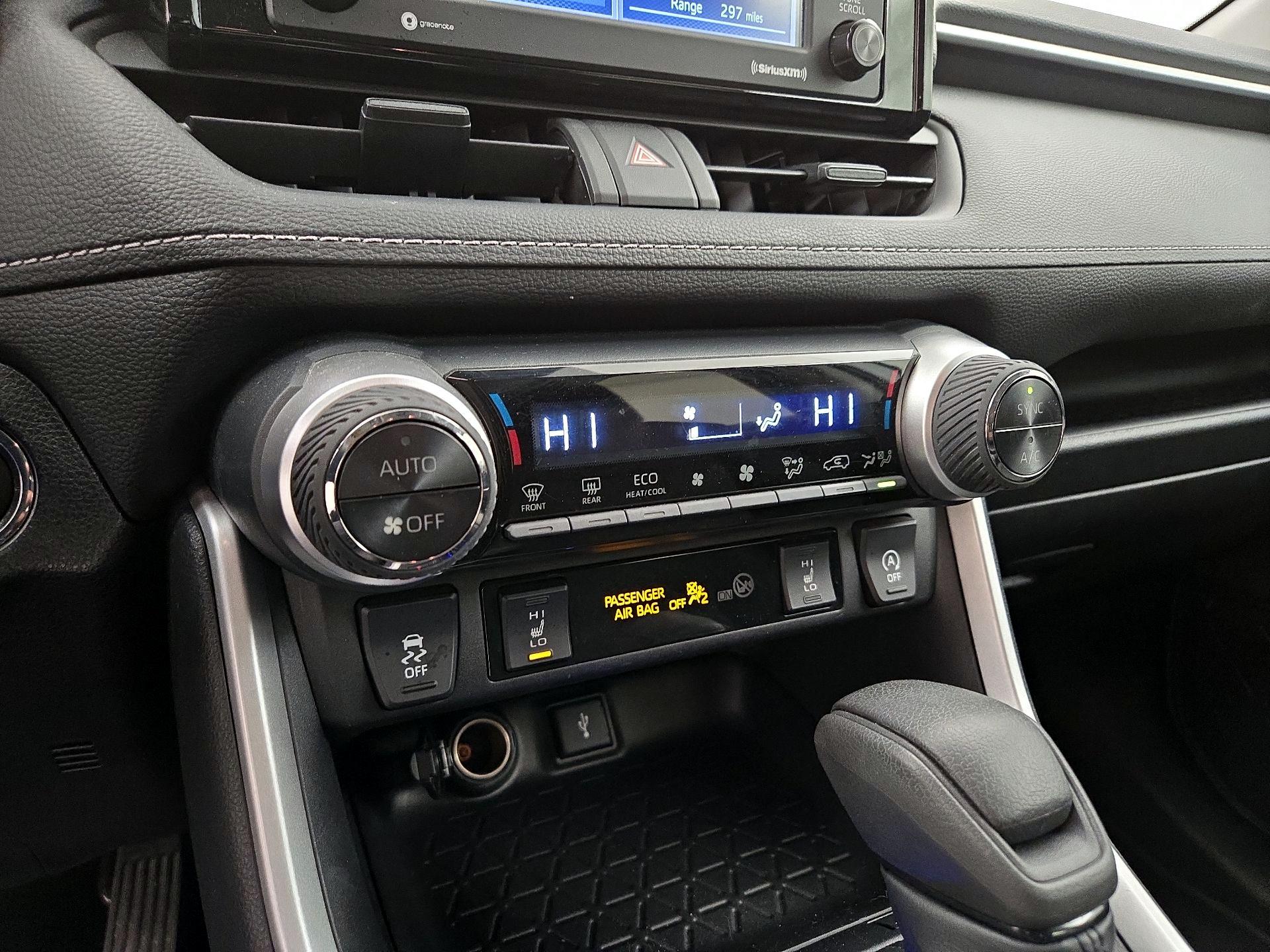 Thumbnail: 2021 Toyota RAV4 - 16