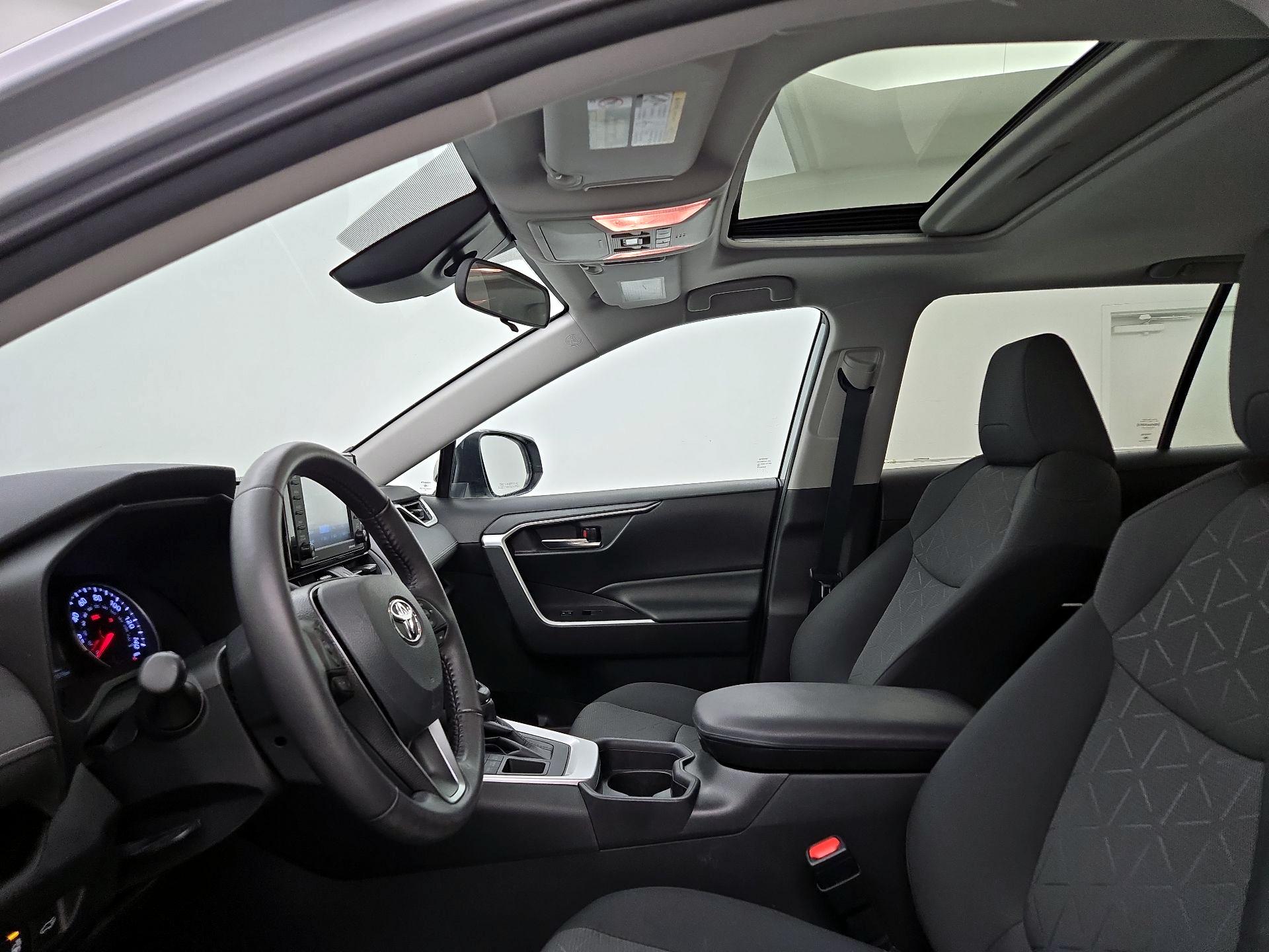 Thumbnail: 2021 Toyota RAV4 - 19