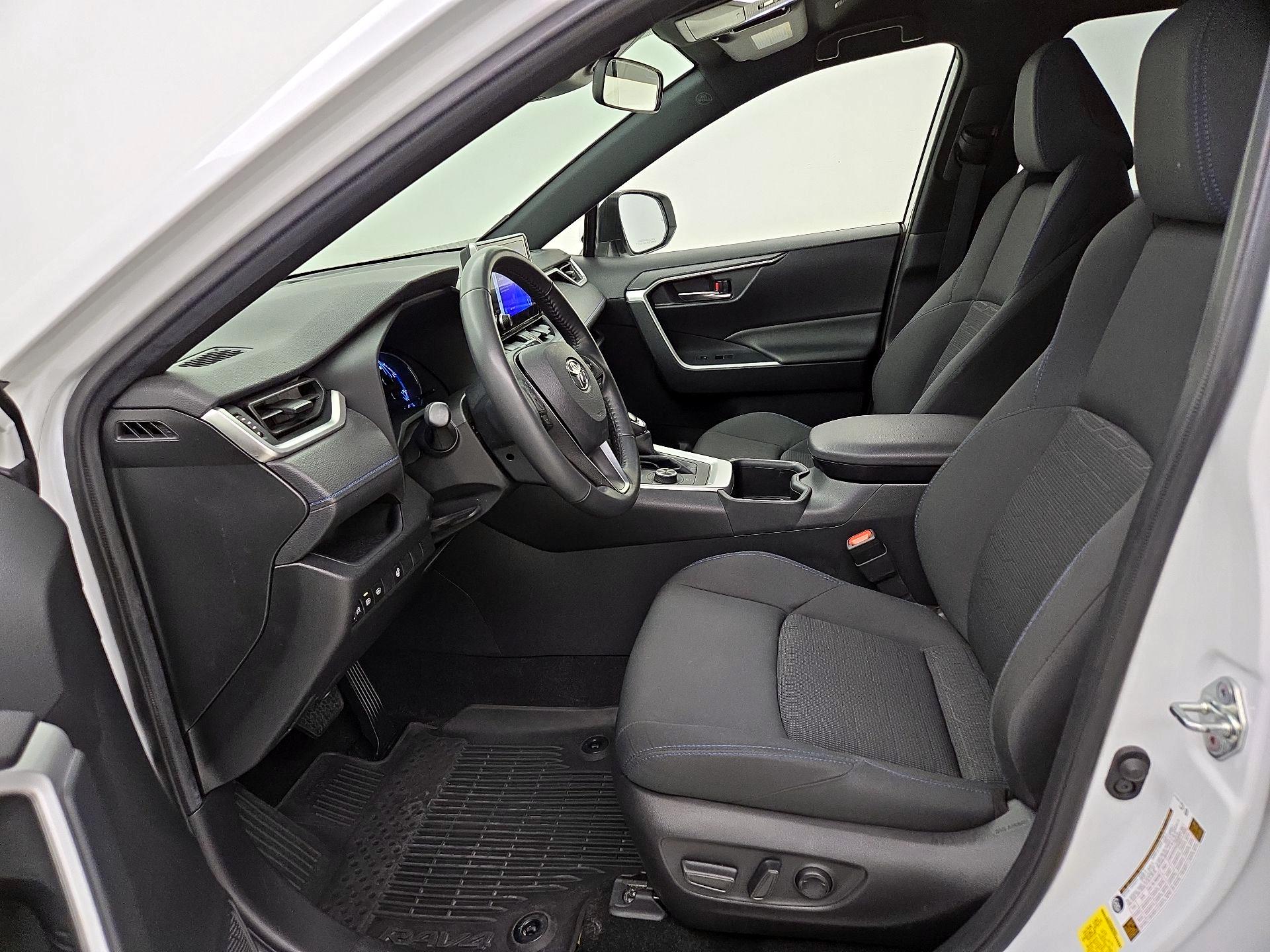 Thumbnail: 2023 Toyota RAV4 - 11