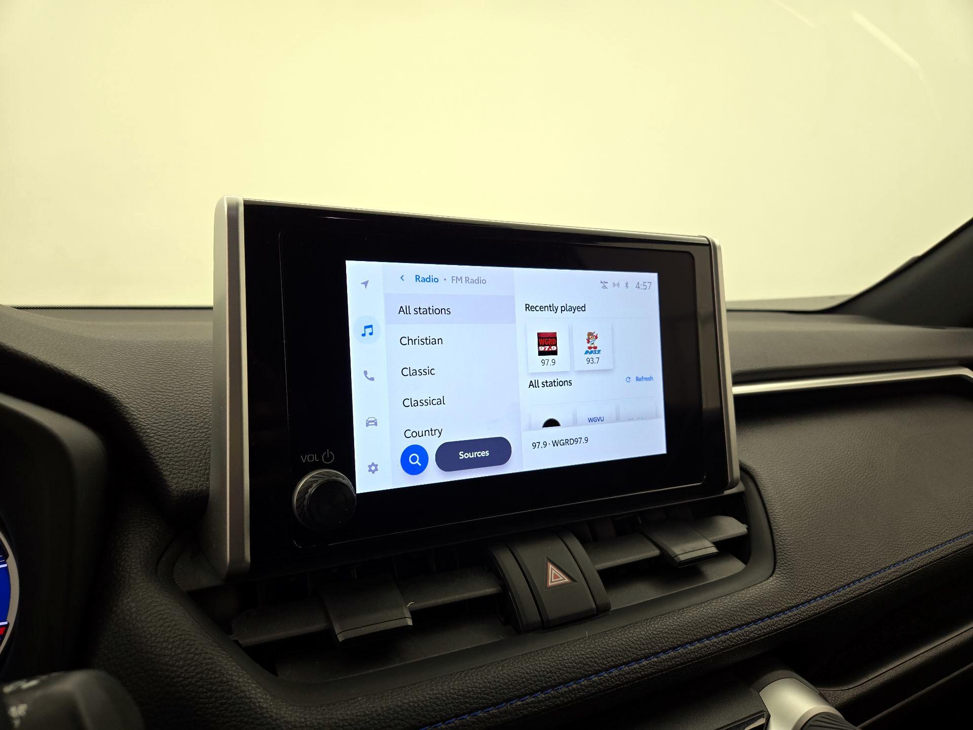 Thumbnail: 2023 Toyota RAV4 - 15