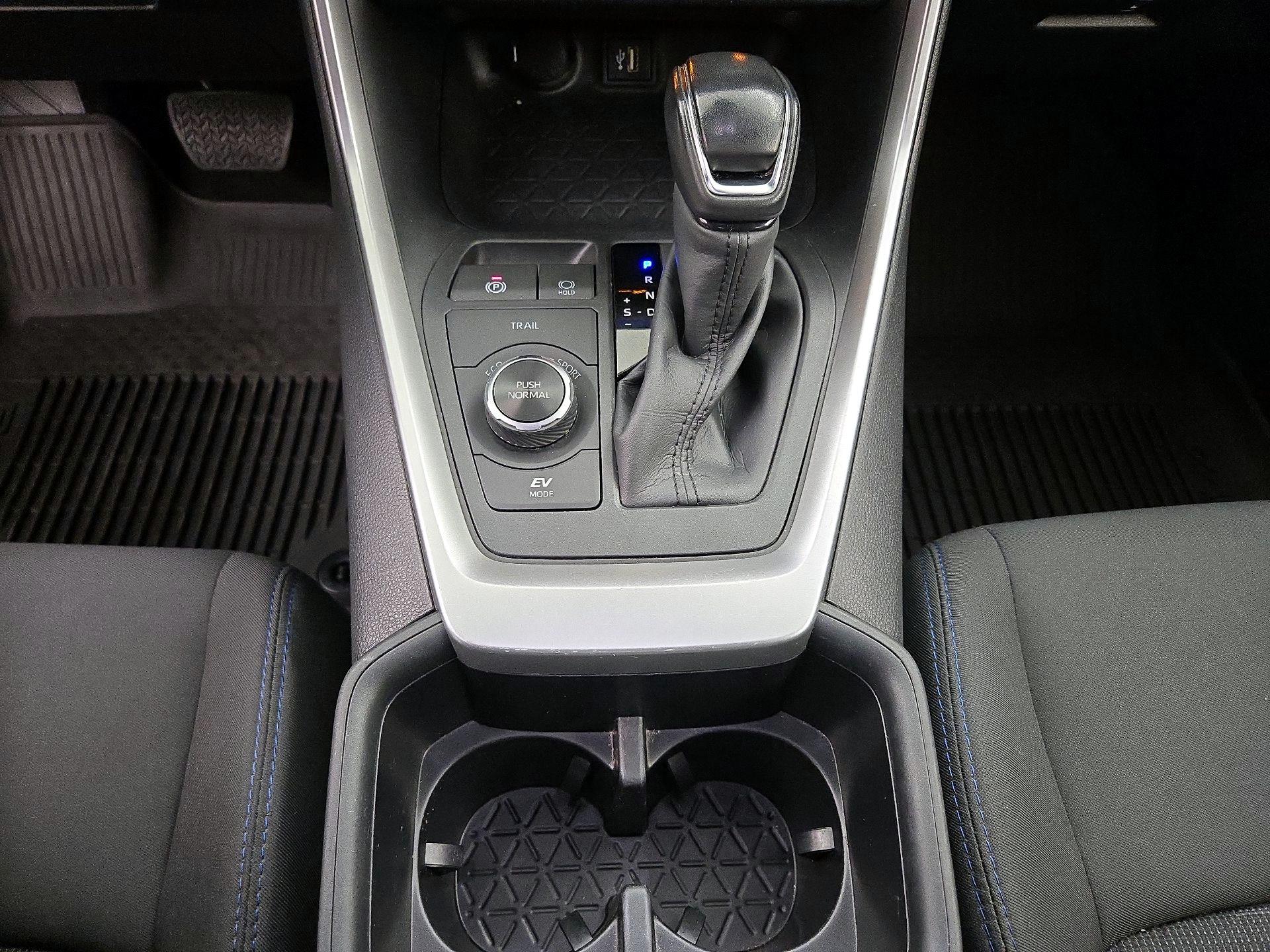 Thumbnail: 2023 Toyota RAV4 - 17