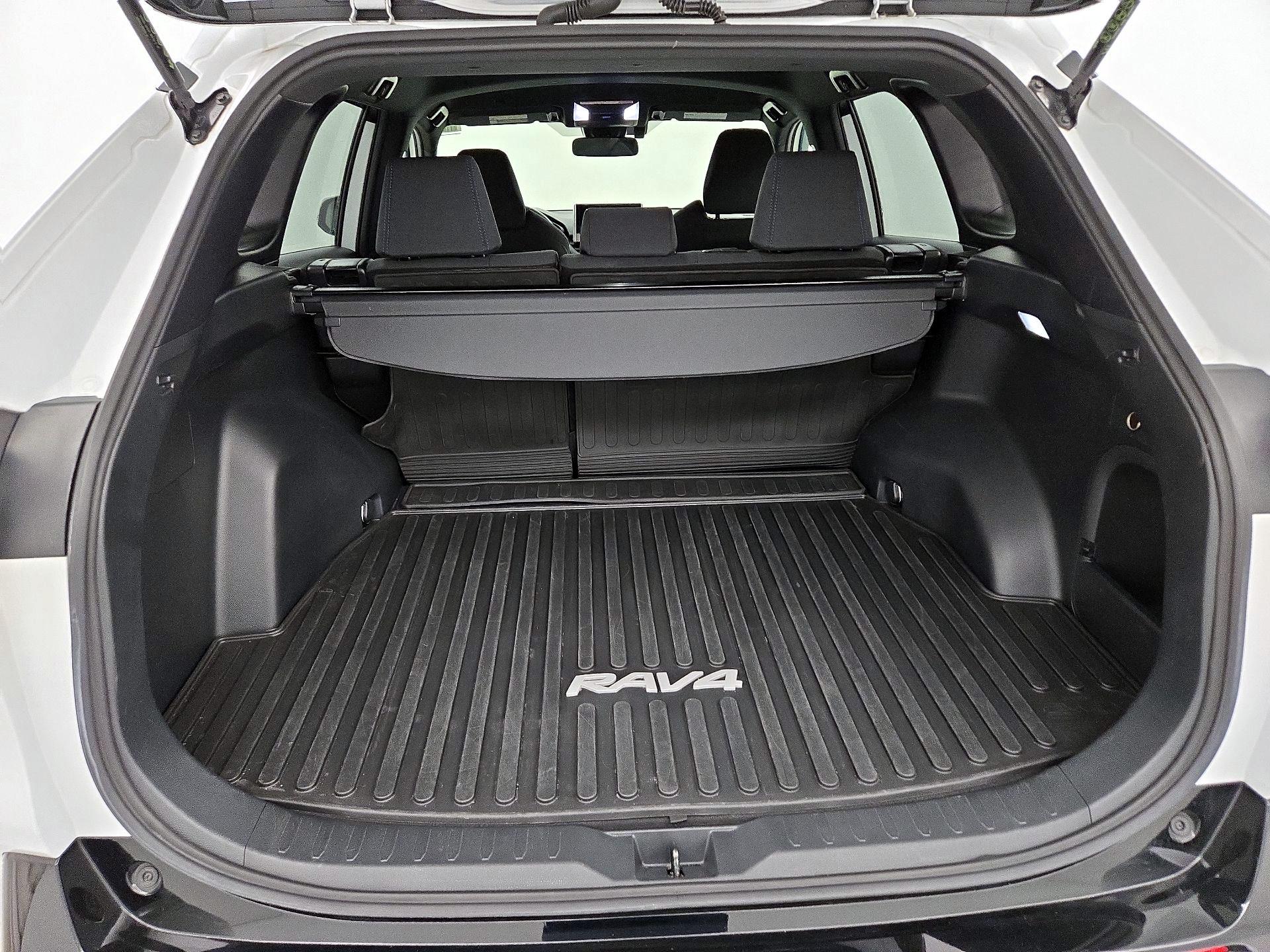 Thumbnail: 2023 Toyota RAV4 - 20