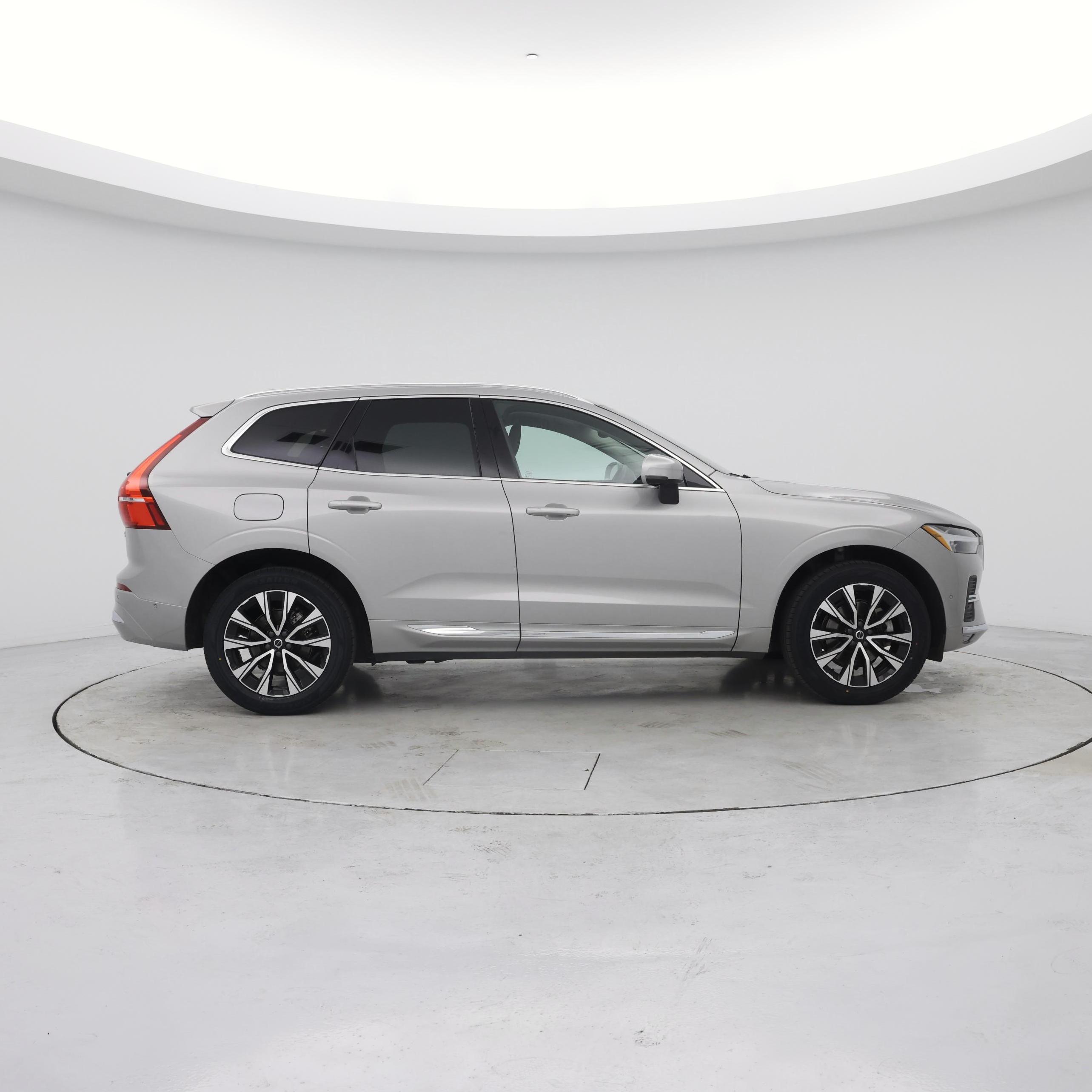 Thumbnail: 2023 Volvo XC60 - 7