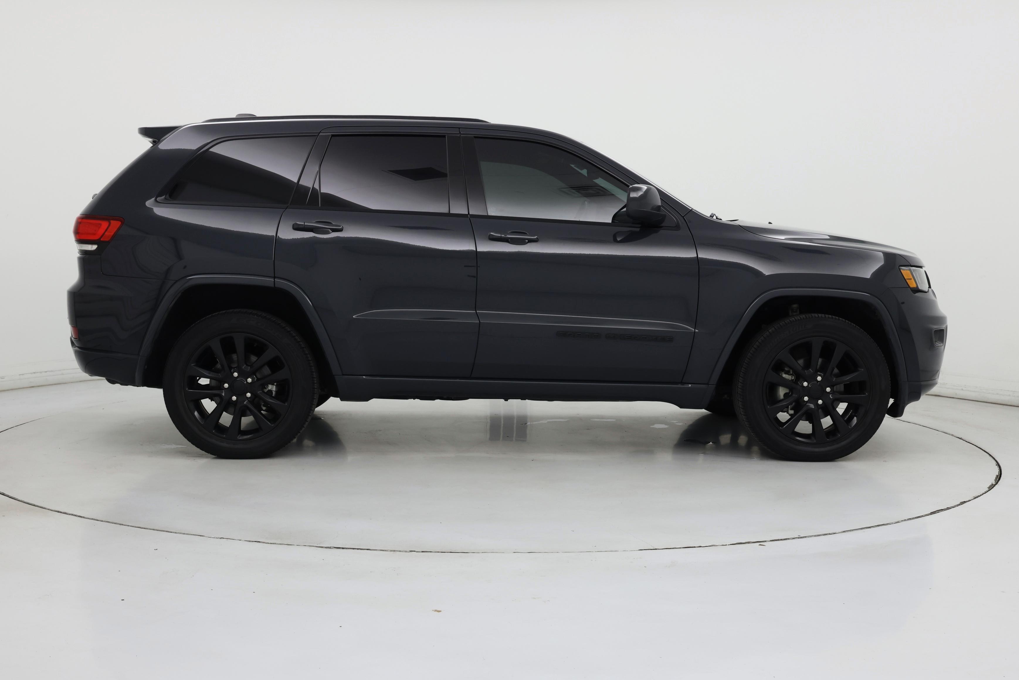 Thumbnail: 2018 Jeep Grand Cherokee - 7