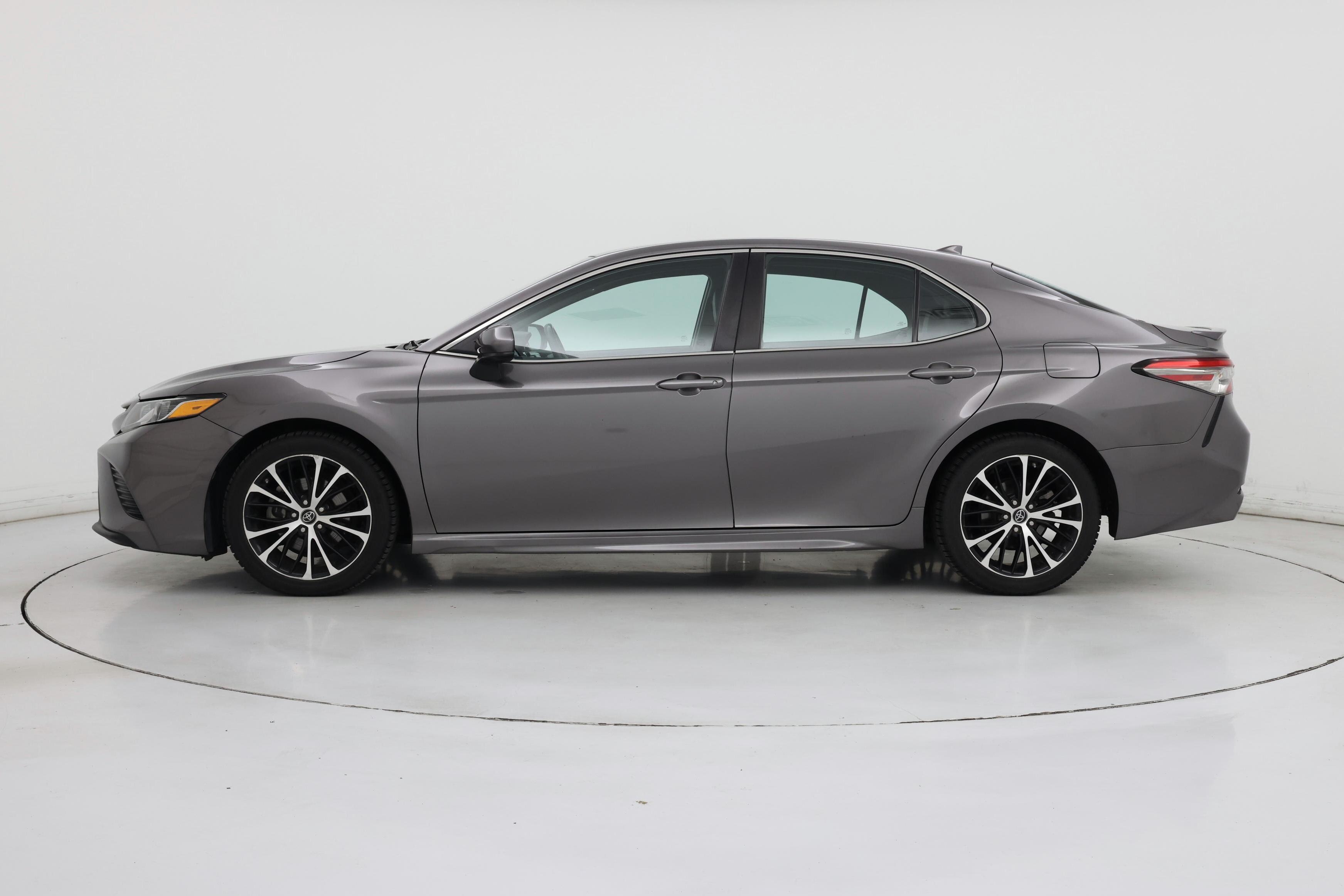Thumbnail: 2019 Toyota Camry - 3