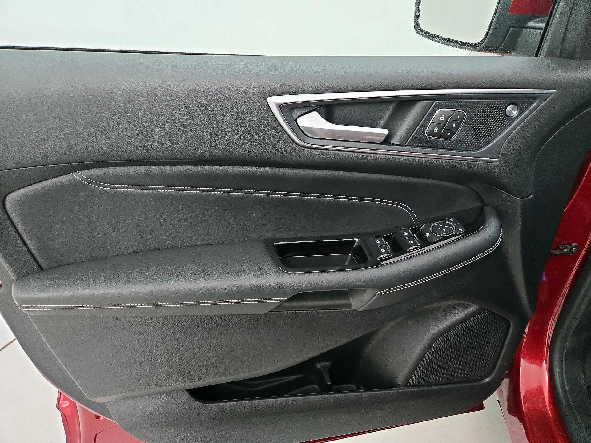 Thumbnail: 2019 Ford Edge - 12