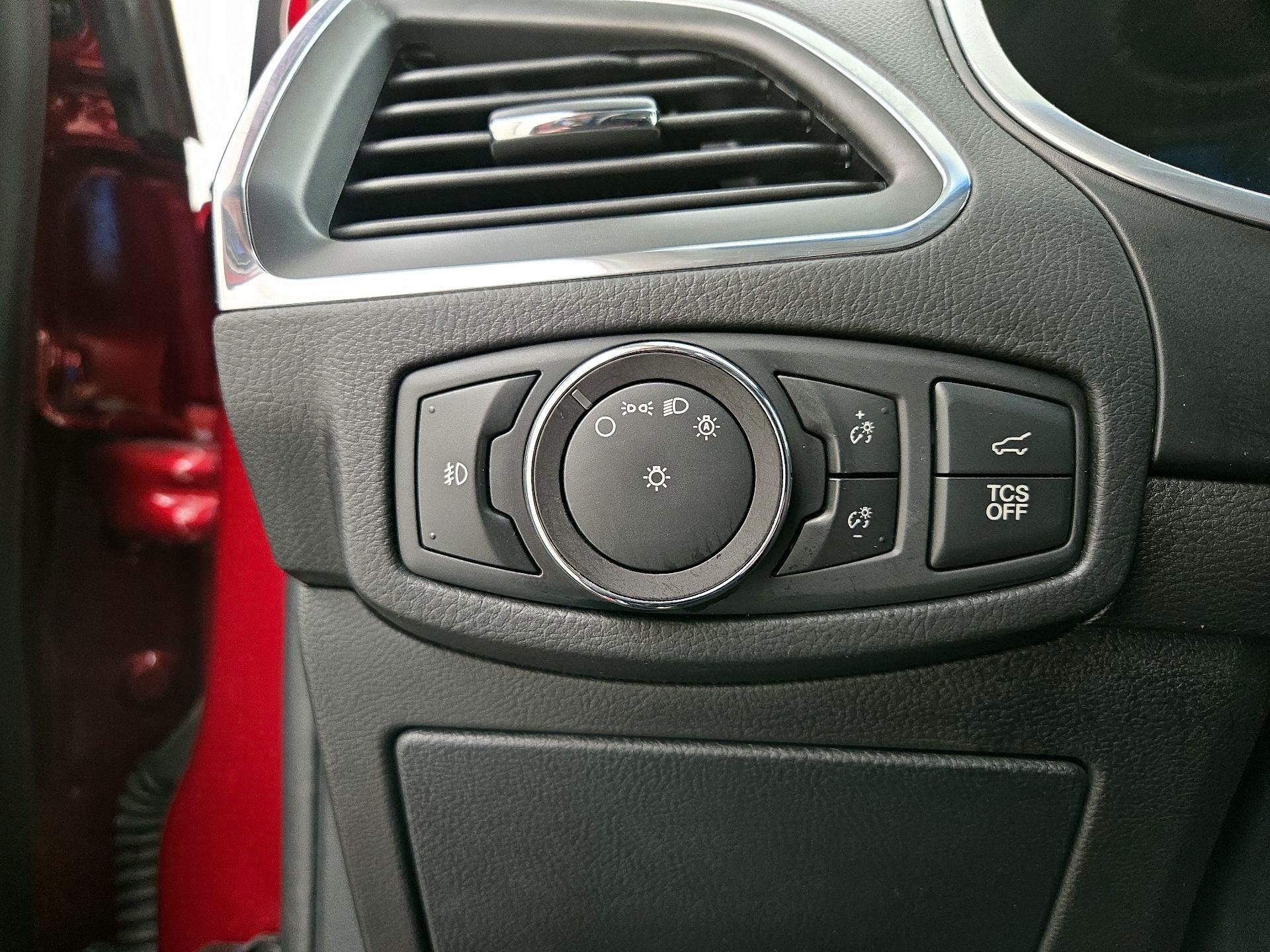 Thumbnail: 2019 Ford Edge - 13