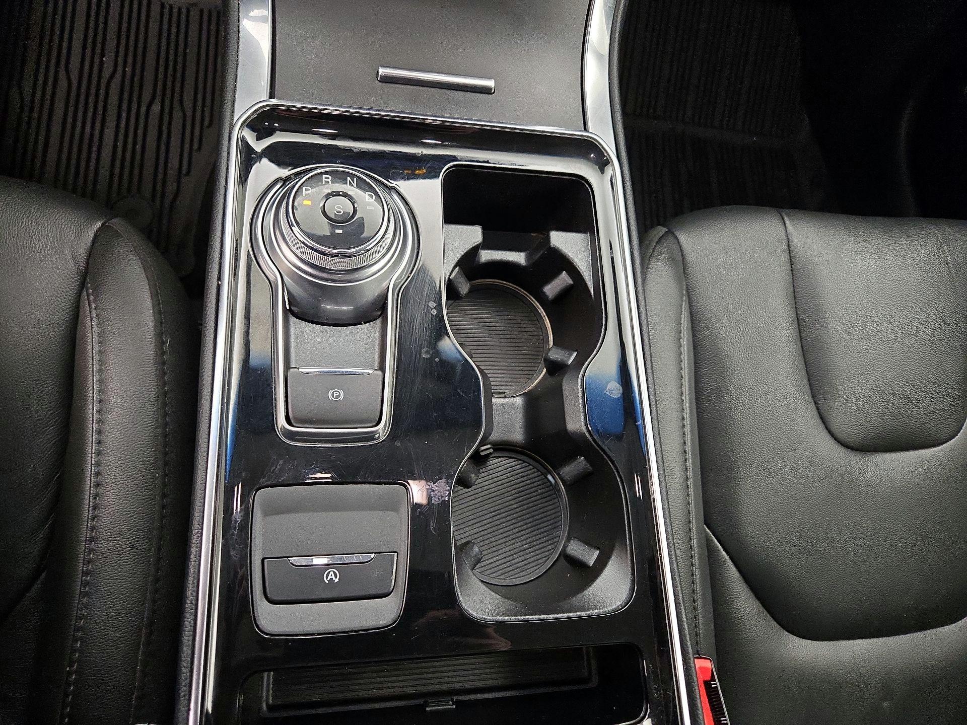 Thumbnail: 2019 Ford Edge - 18