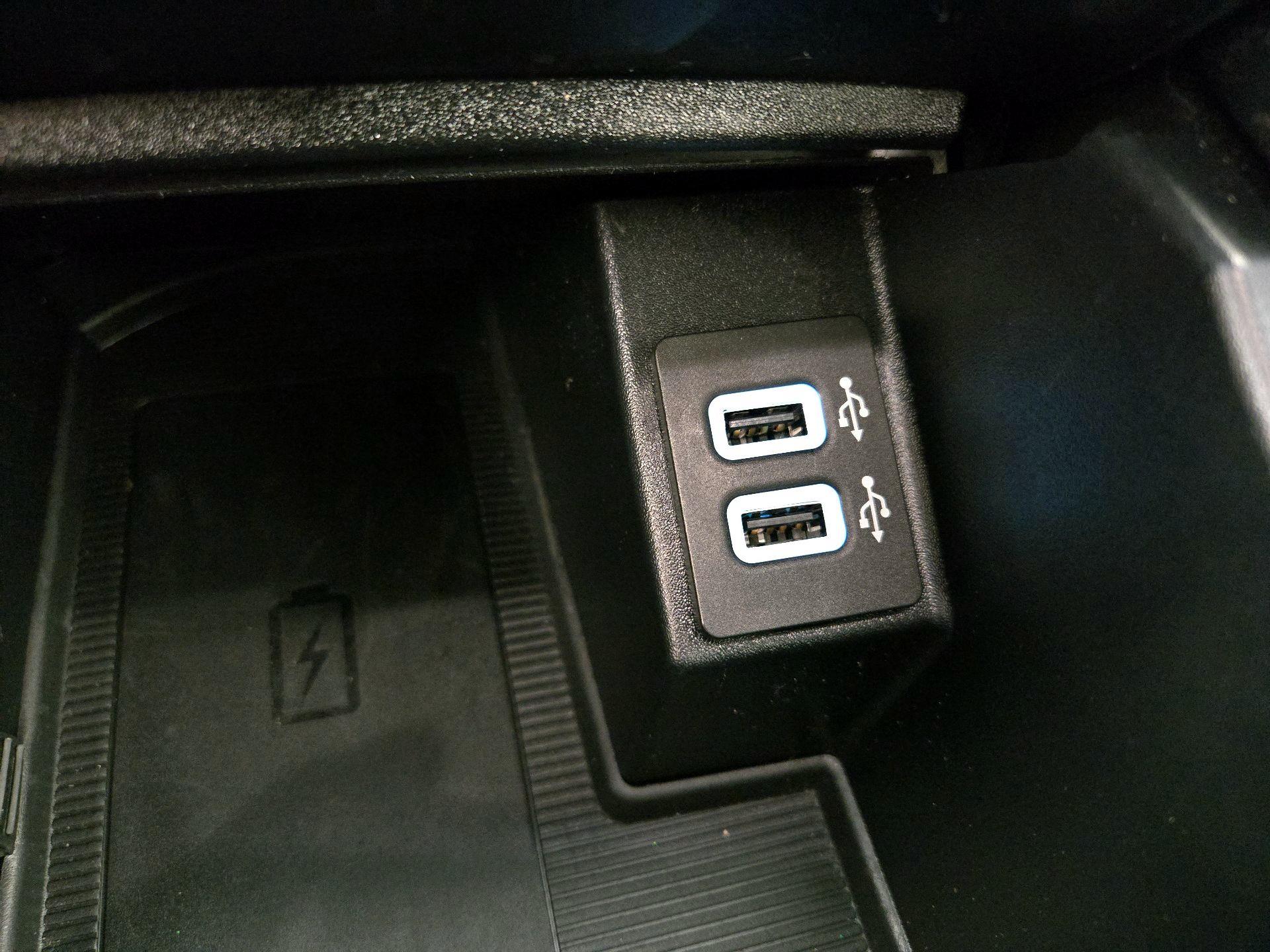 Thumbnail: 2019 Ford Edge - 19