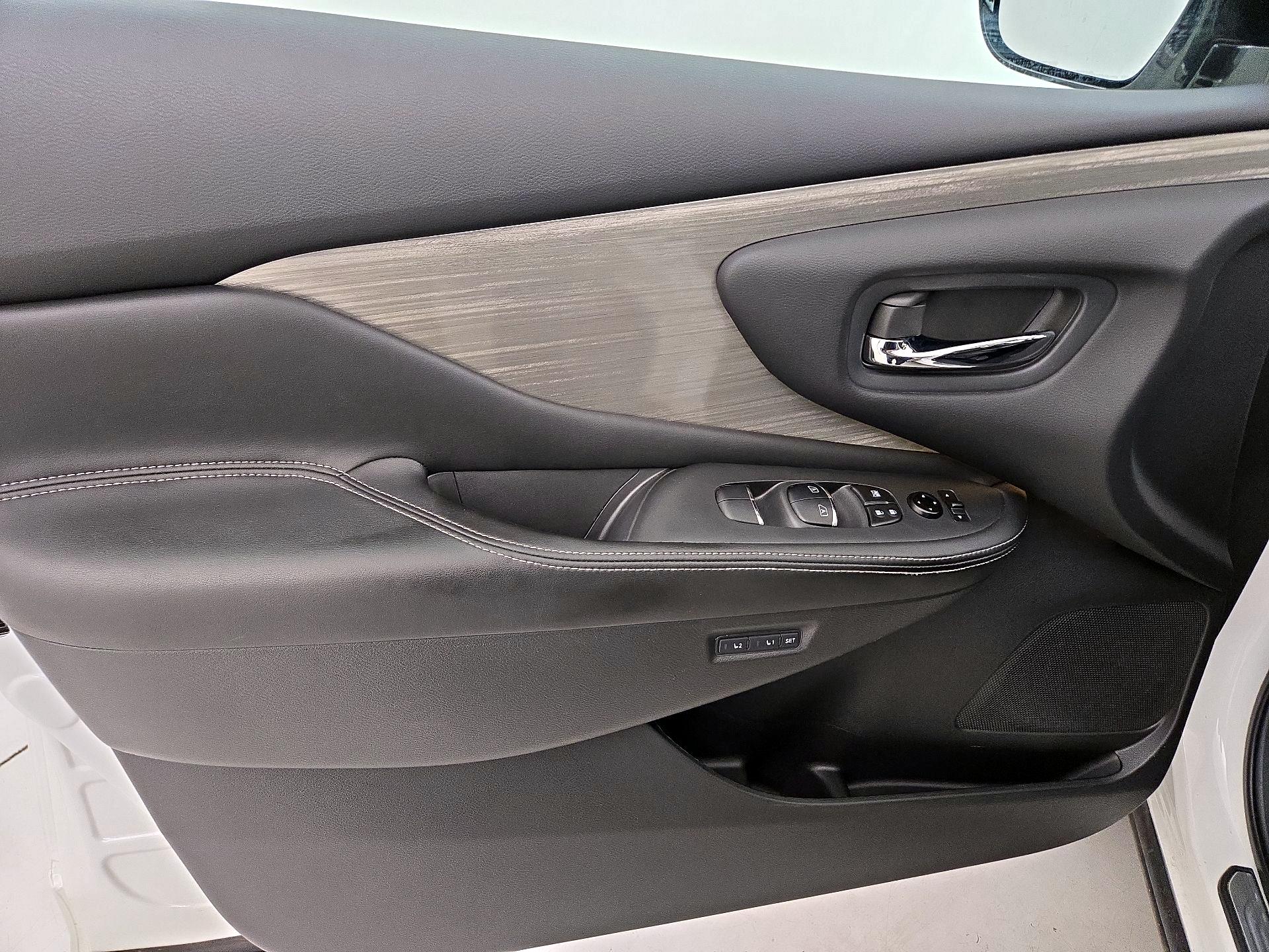 Thumbnail: 2015 Nissan Murano - 12