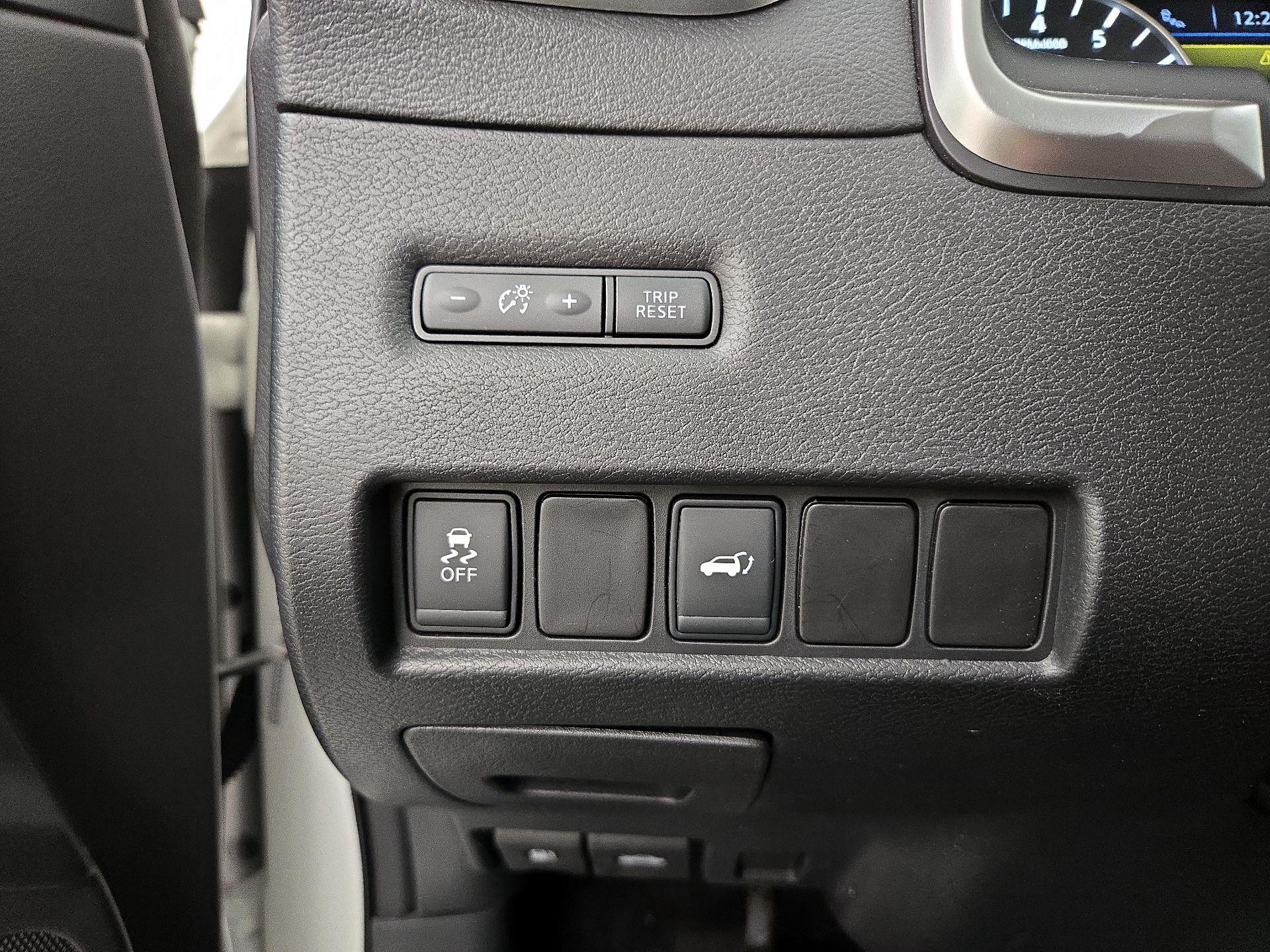 Thumbnail: 2015 Nissan Murano - 13