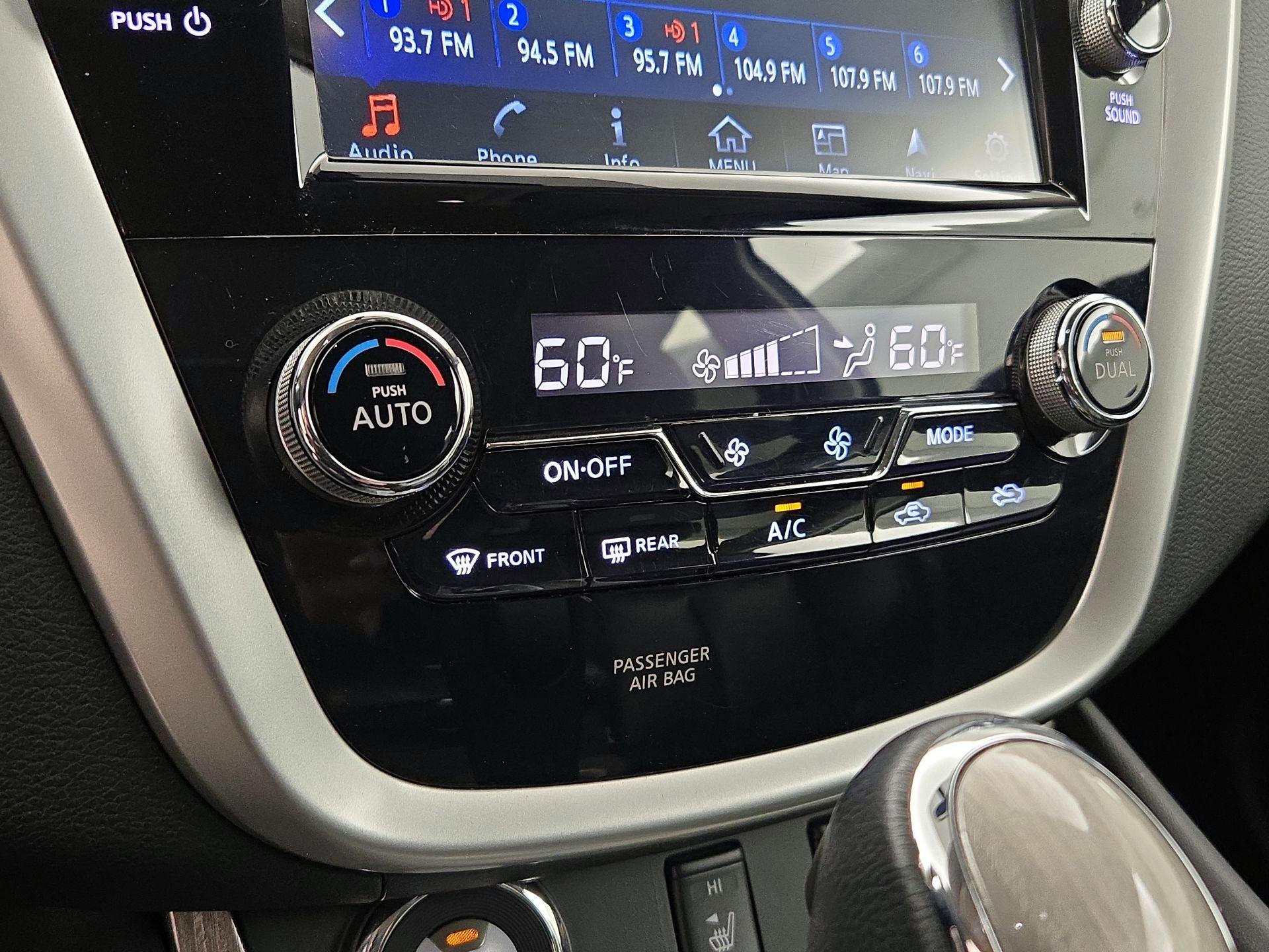 Thumbnail: 2015 Nissan Murano - 17