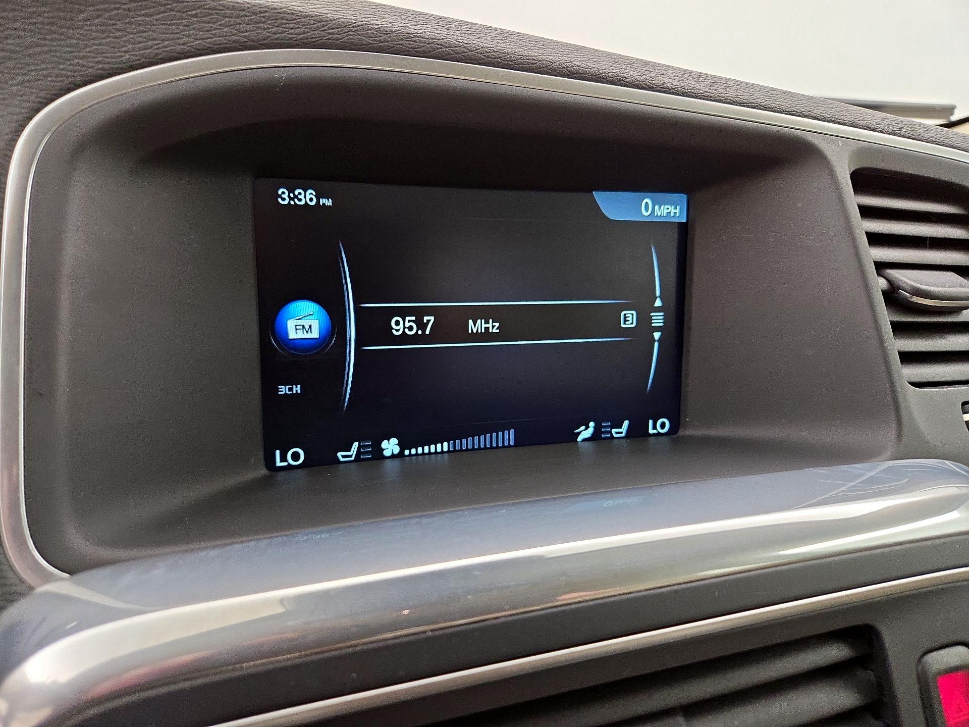 Thumbnail: 2016 Volvo S60 - 16