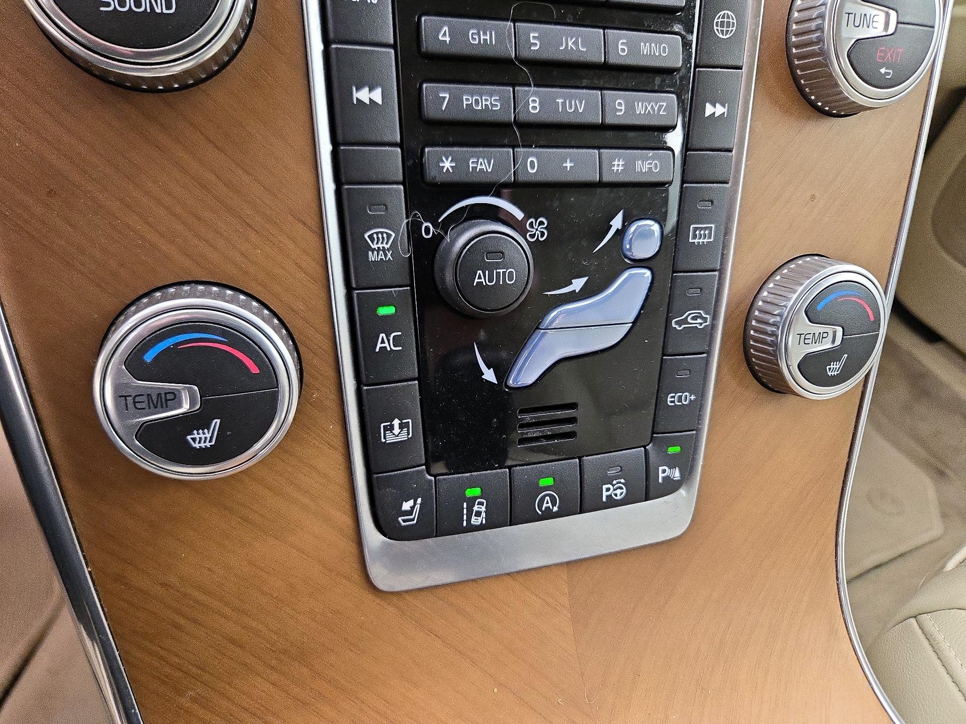 Thumbnail: 2016 Volvo S60 - 17