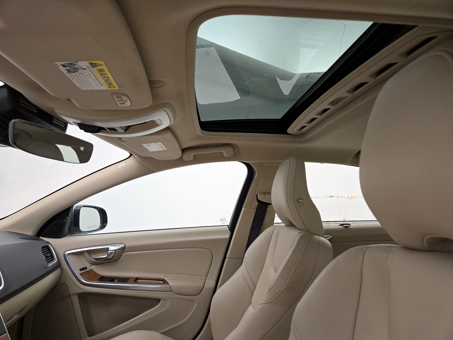 Thumbnail: 2016 Volvo S60 - 20