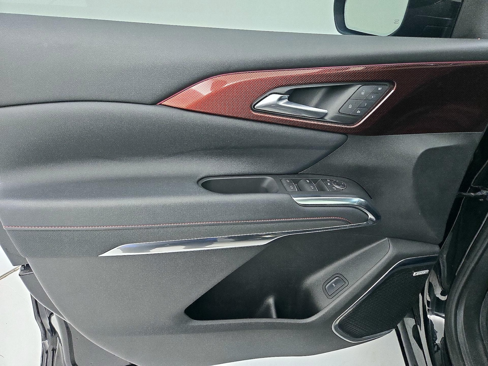 2025 Chevrolet Traverse RS - Photo 13