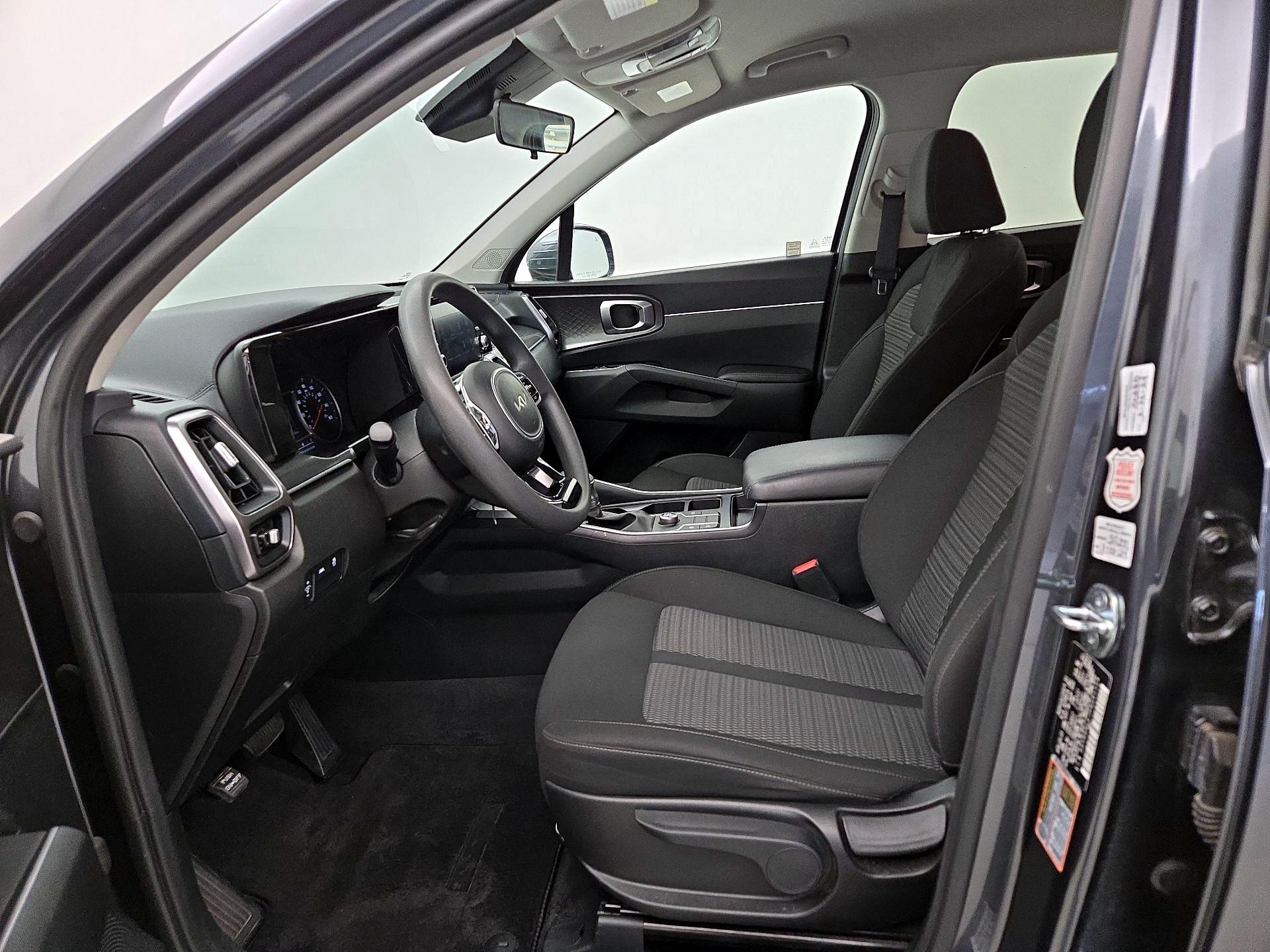 Thumbnail: 2023 Kia Sorento - 11