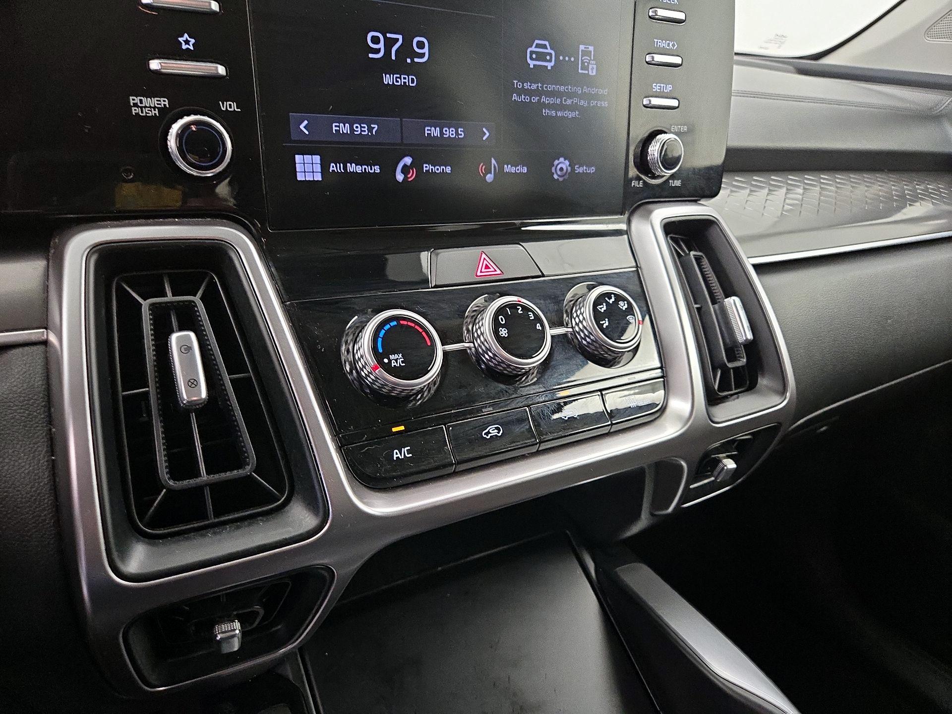 Thumbnail: 2023 Kia Sorento - 16