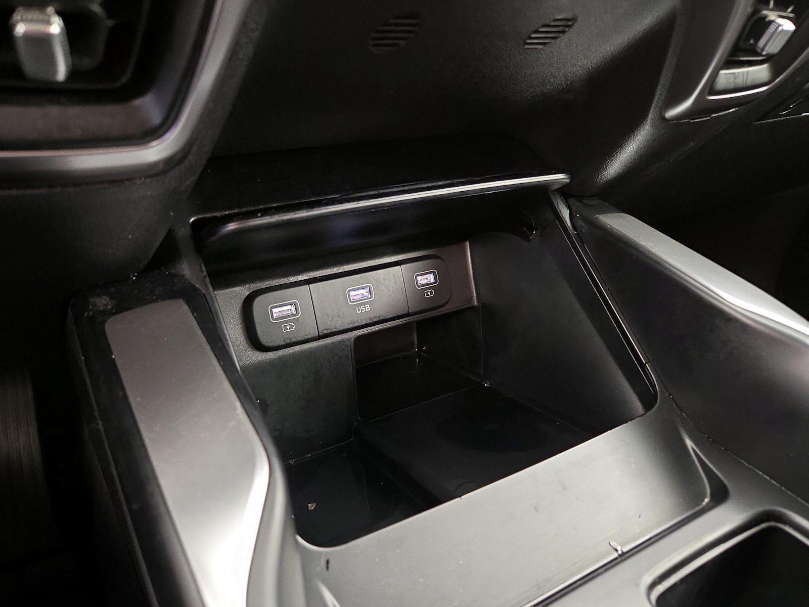 2023 Kia Sorento LX - Photo 19