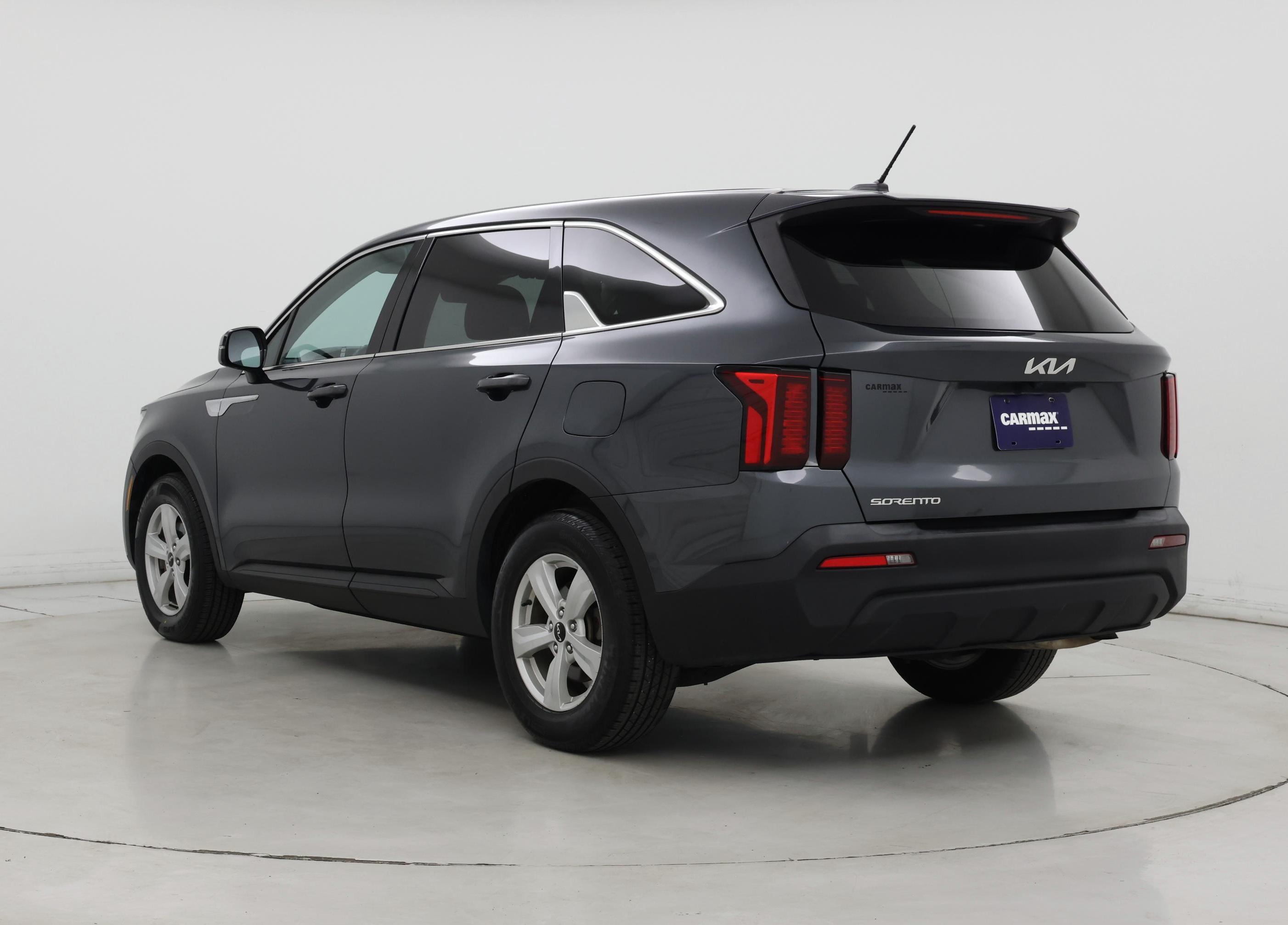Thumbnail: 2023 Kia Sorento - 2